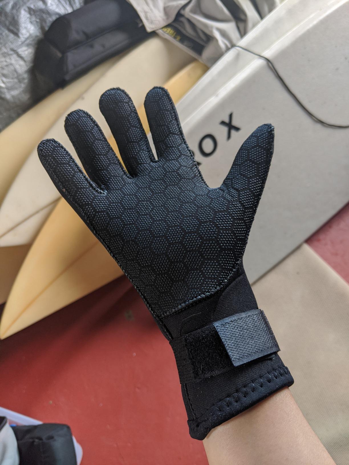 XUKER Water Gloves 3mm & 5mm Neoprene Five Finger for Men Women | Warm Wetsuit Winter Gloves for Scuba Diving Snorkeling Surfing customer photo 2