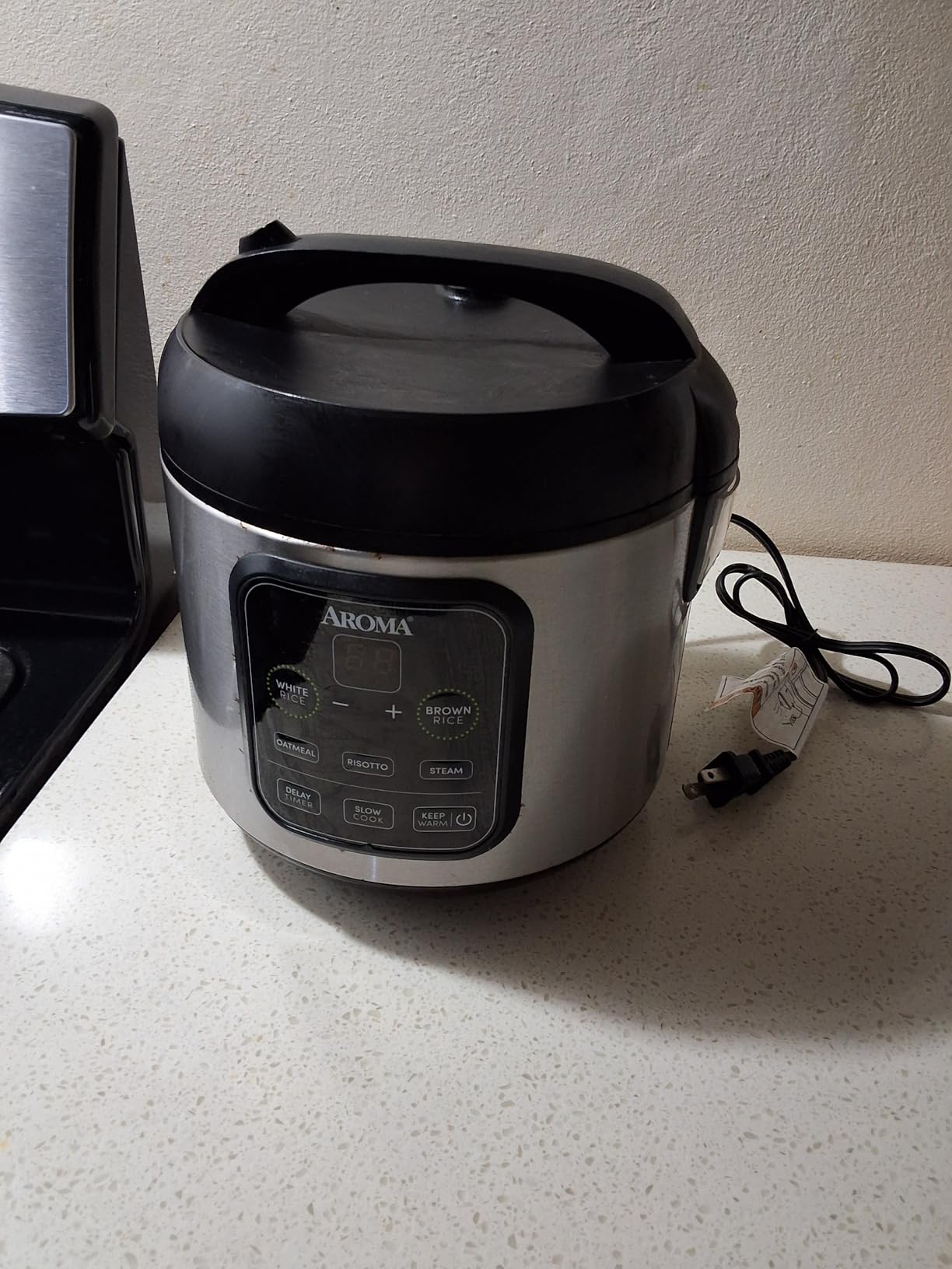 AROMA Digital Rice Cooker, Multicooker, 6-Cup (Uncooked) / 12-Cup (Cooked), Steamer, Slow Cooker, Oatmeal Cooker, Grain Cooker, Auto Keep Warm, 3 Qt, Black, ARC-966BD customer photo 2