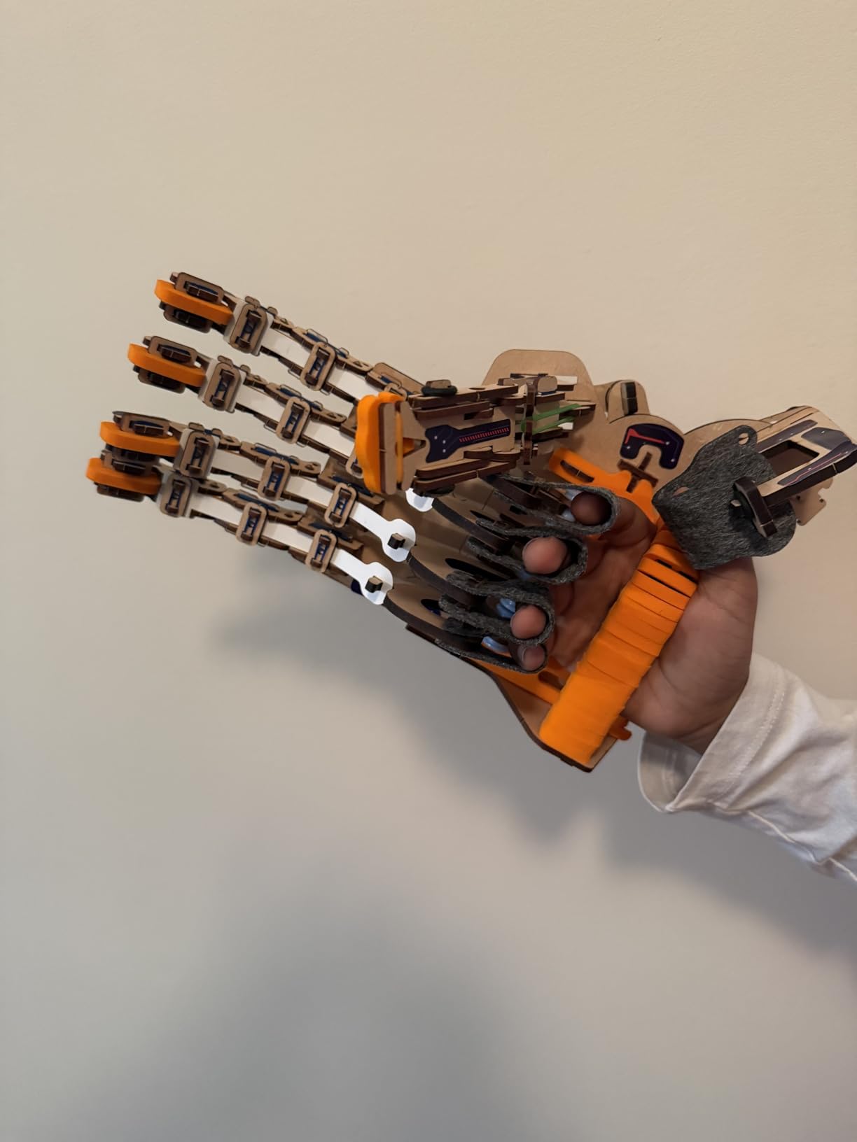 Smartivity Robotic Mechanical Hand STEM Toy for Kids 8-14 | Parents' Choice Award Winner | Superhero STEM Toy | Birthday Gift for Boys & Girls Ages 8,9,10,11,12,13,14 customer photo 2