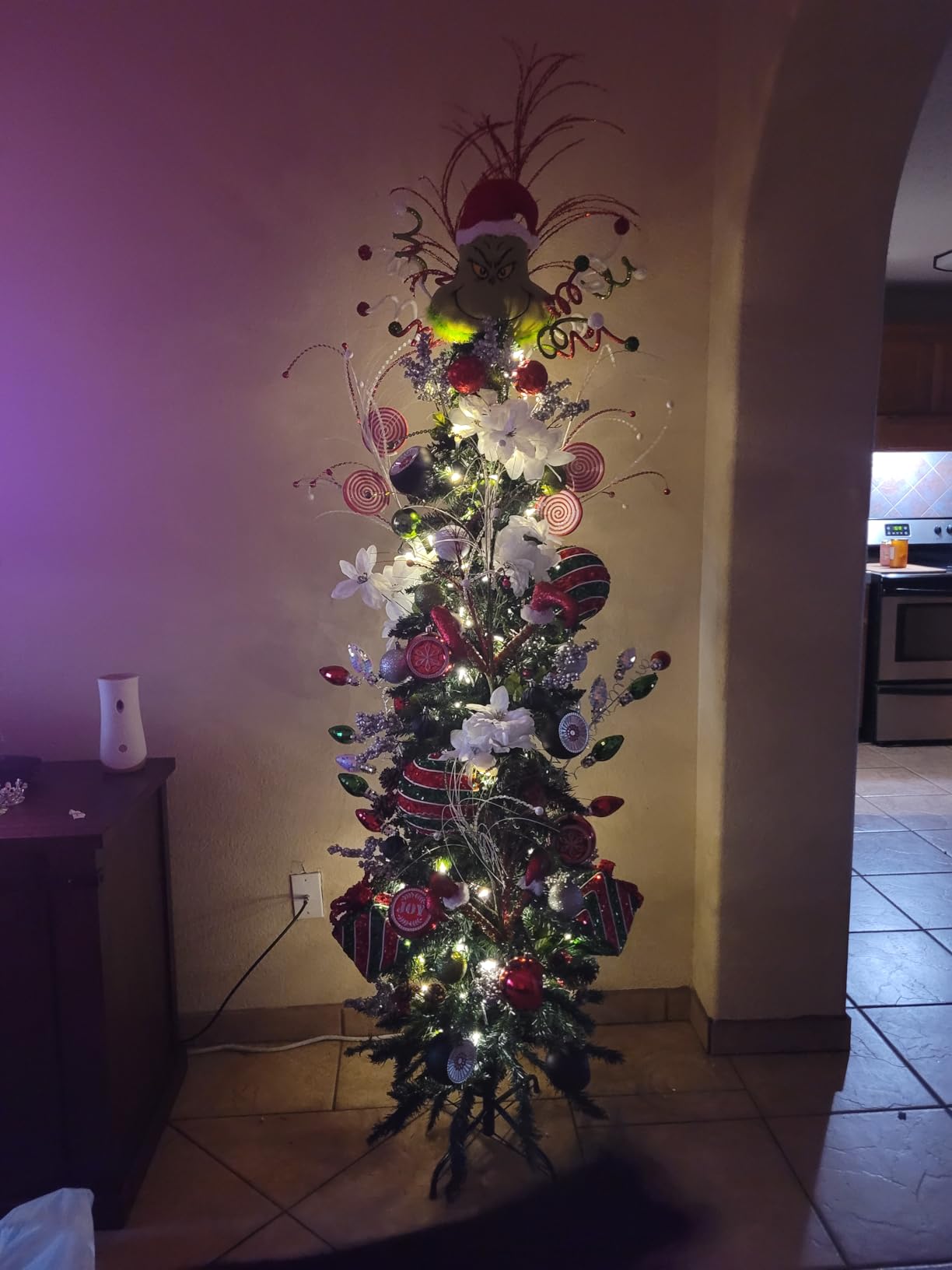 Giantex, Green Artificial Pencil Christmas, Premium Hinged Pine Tree with Solid Metal Legs, Perfect for Home, Shops and Holiday Decoration, (5FT) (Artificial Pencil Christmas Tree) customer photo 1