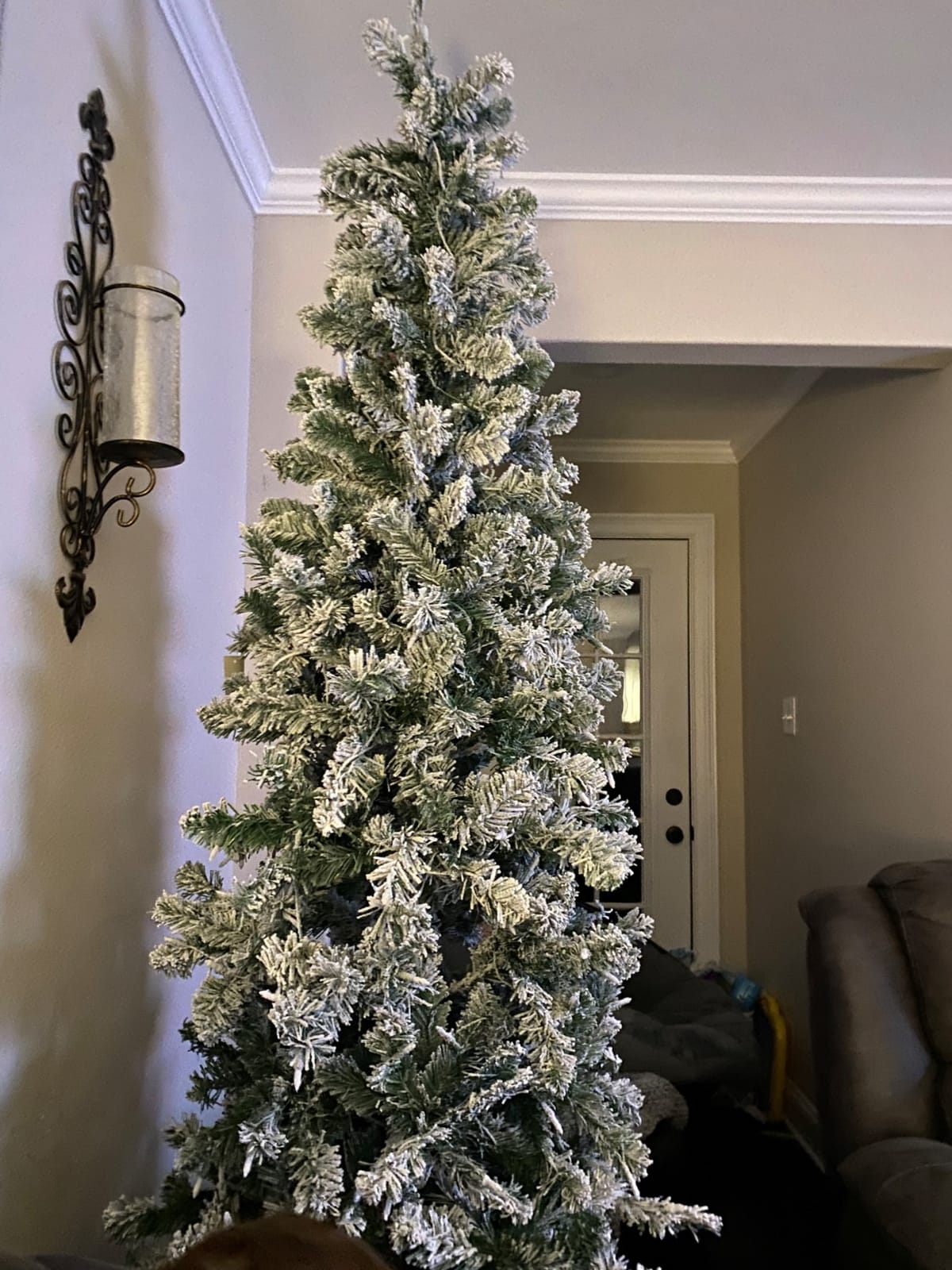 Best Choice Products 4.5ft Flocked Pencil Christmas Tree w/Twinkling LEDs, Pre-Lit Slim Artificial Holiday Decoration, Lighted Skinny w/Base, 150 Lights, 268 Tips, Warm White Lights customer photo 2