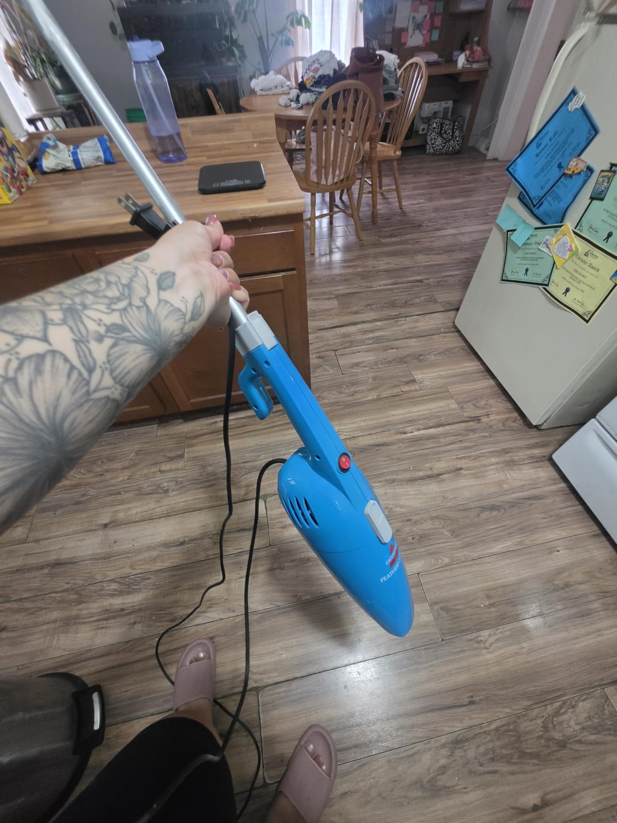 Bissell 2033M Featherweight Stick Lightweight Bagless Vacuum and Electric Broom with Crevice Tool for Hard Floors and Carpets, Black customer photo 2