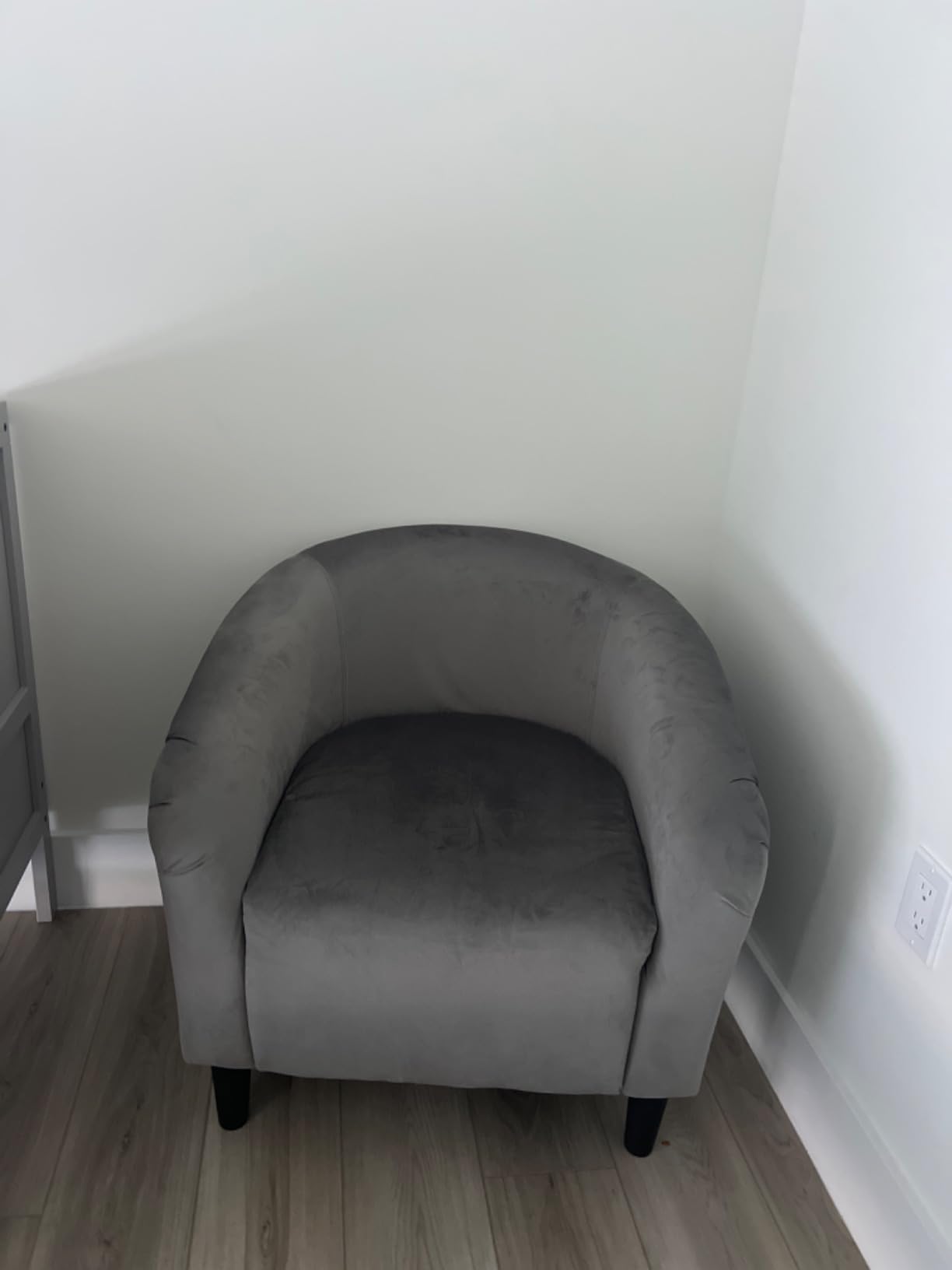 Yaheetech Small 25.5in Wide Velvet Barrel Accent Chair for Bedroom, Gray, Compact Cozy Barrel Chairs with a Curved Silhouette, Upholstered Furry Armchair for Small Spaces, Living Room Bedroom Corner customer photo 2