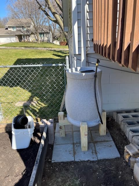 FCMP Outdoor Catalina 45-Gallon Rain Barrel BPA-Free Flat-Back Design with 3.5 Foot Garden Hose, Shut-Off Thumb Valve, and Fixed Lid, Light Granite customer photo 2