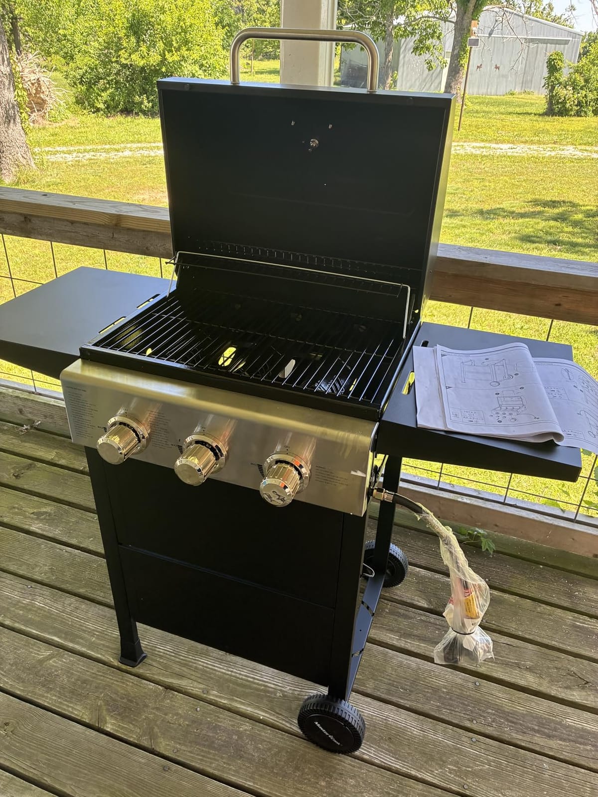 MASTER COOK 3 Burner BBQ Propane Gas Grill, 472 Sq. In. Cooking Area, 30,000 BTU Stainless Steel Barbecue Grill with Two Foldable Shelves for Outdoor Patio, Backyard customer photo 2