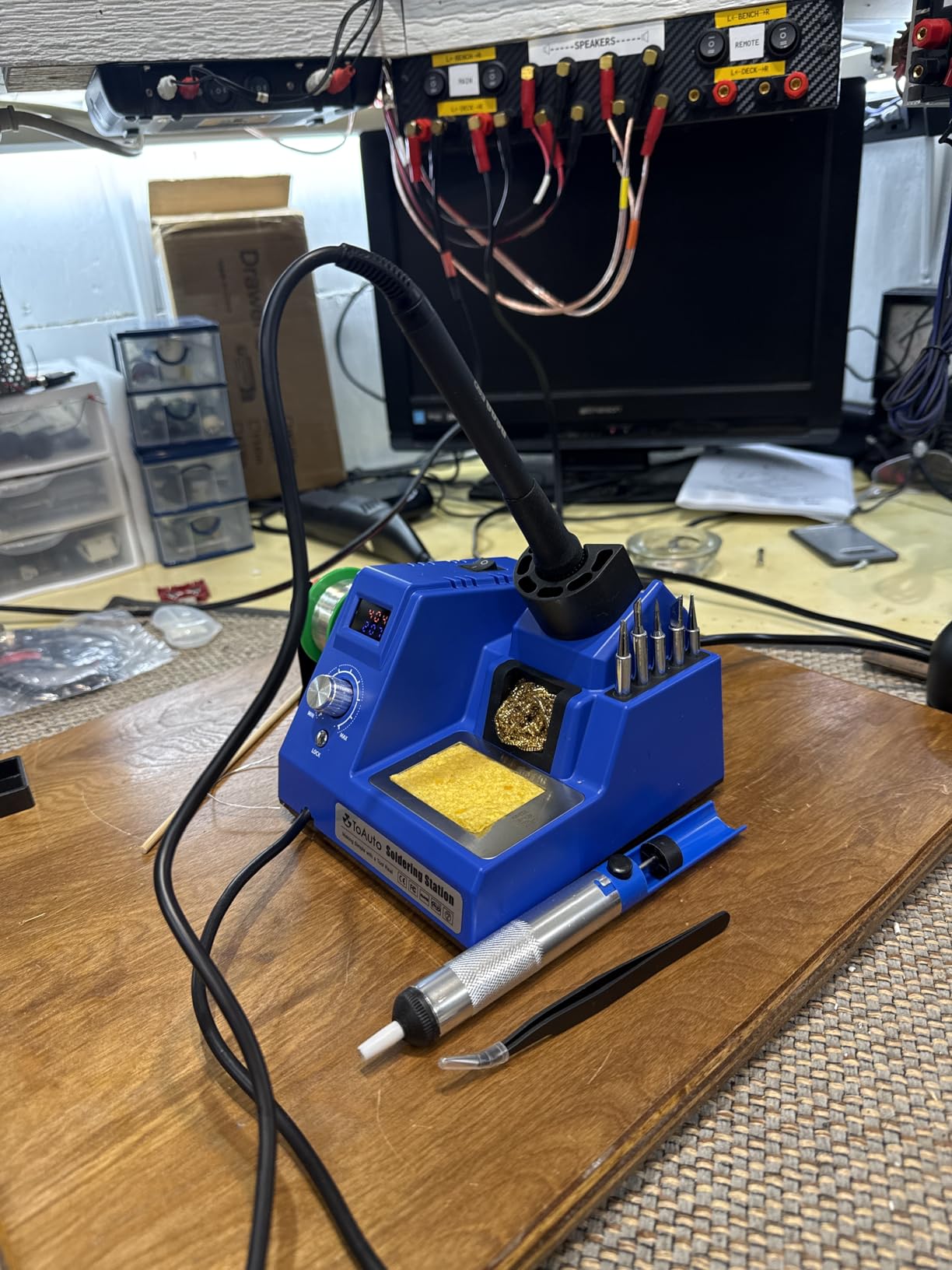 TOAUTO DS90 Soldering Station - F & C Dual Digital Display Soldering Iron Station Kit, 90W Soldering Iron, 302F-842F Temperature, Anti-Static & Grounding Wire, Auto Standby & Sleep, 5 Solder Tips, Blue customer photo 2