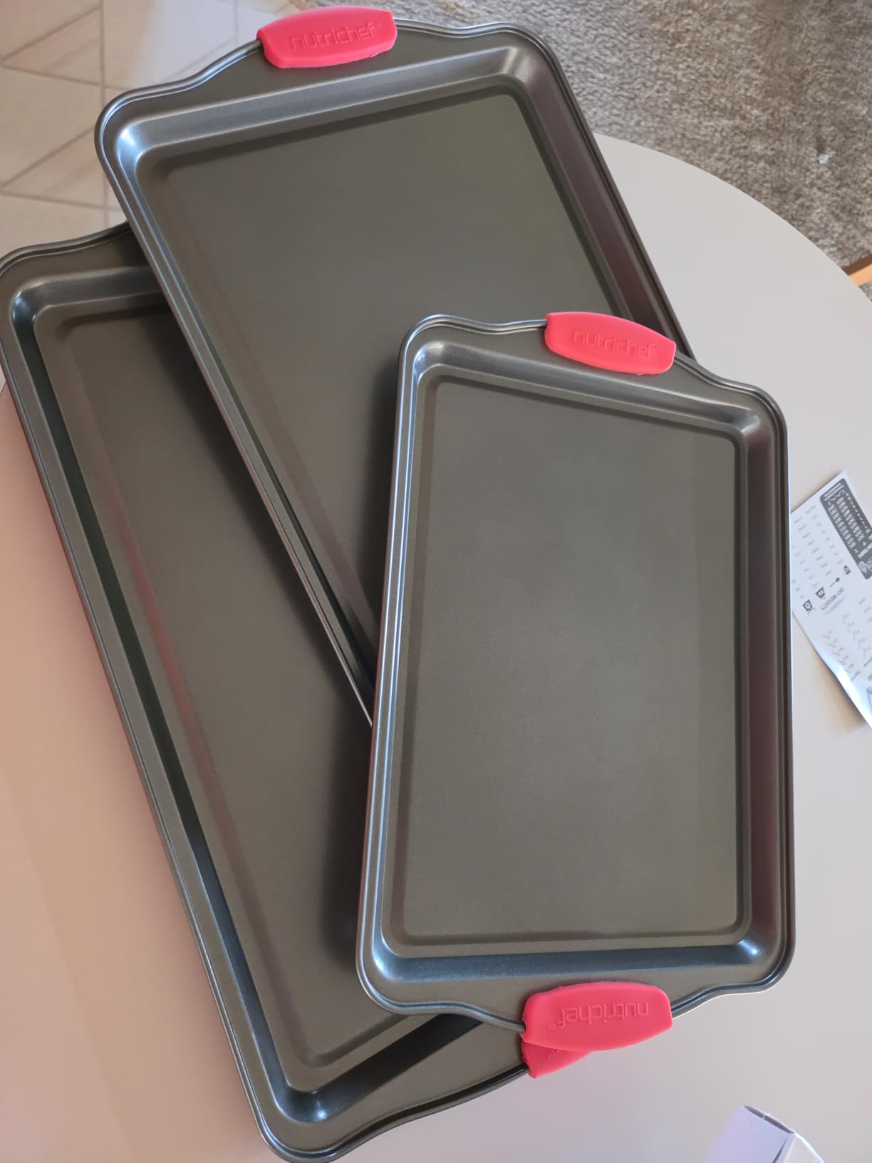 NutriChef 10-Piece Nonstick Kitchen Oven Baking Pans - Premium & Stylish Non-Stick Carbon Steel - Commercial Grade Restaurant Quality Metal Bakeware with Silicone Handles customer photo 1