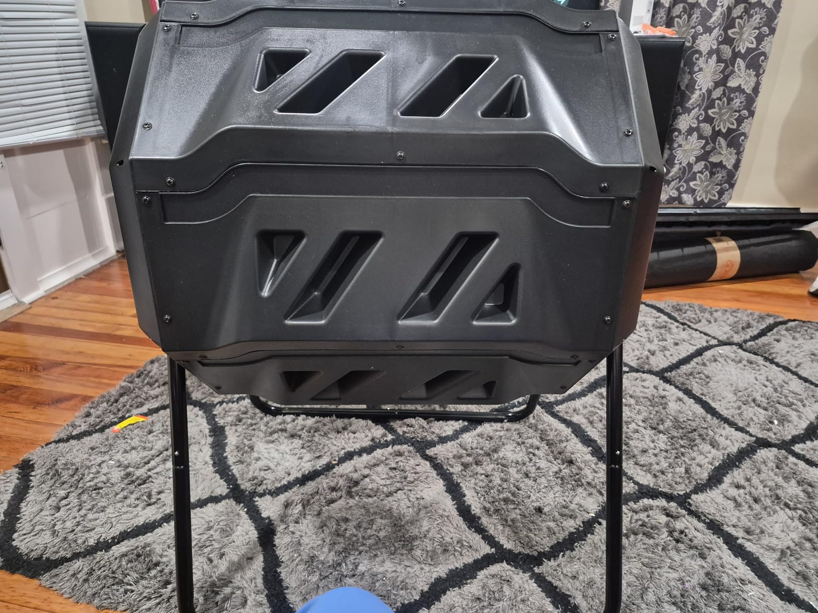 VIVOSUN Outdoor Tumbling Composter Dual Rotating Batch Compost Bin, 43 Gallon Black Door customer photo 2