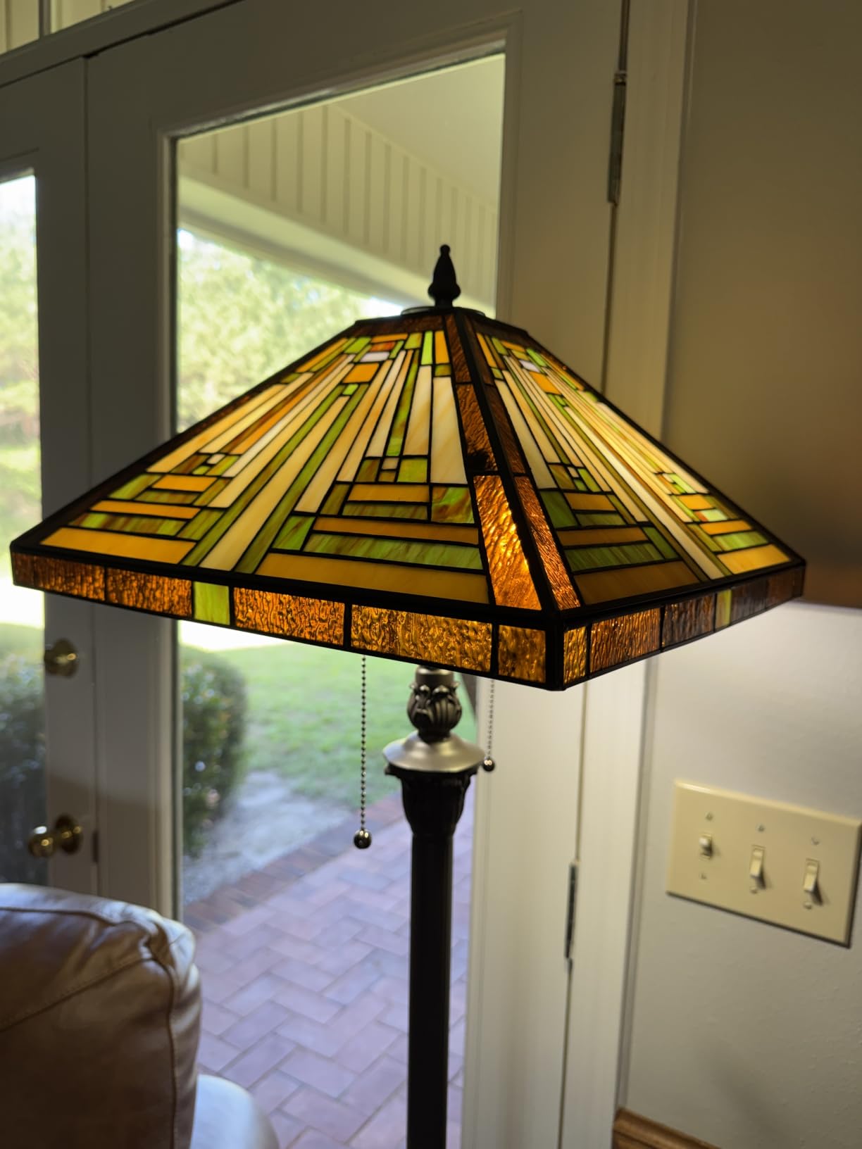 Capulina Tiffany Lamp Antique Amber Brown Stained Glass Floor Lamp 2-Light customer photo 2