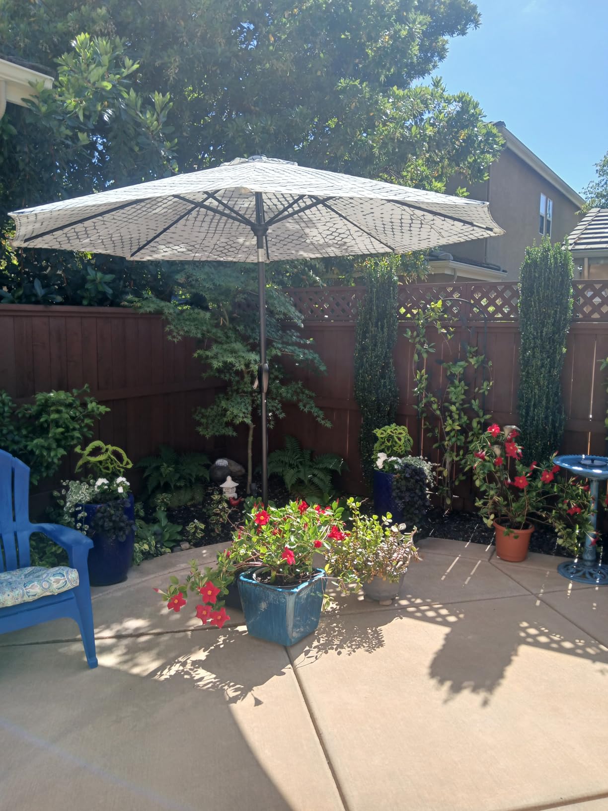 Tempera Patio Market Outdoor Table Umbrella with Push Button Tilt and Crank, Large Sun Umbrella with Sturdy Pole & Fade Resistant Canopy, Easy to Set customer photo 2