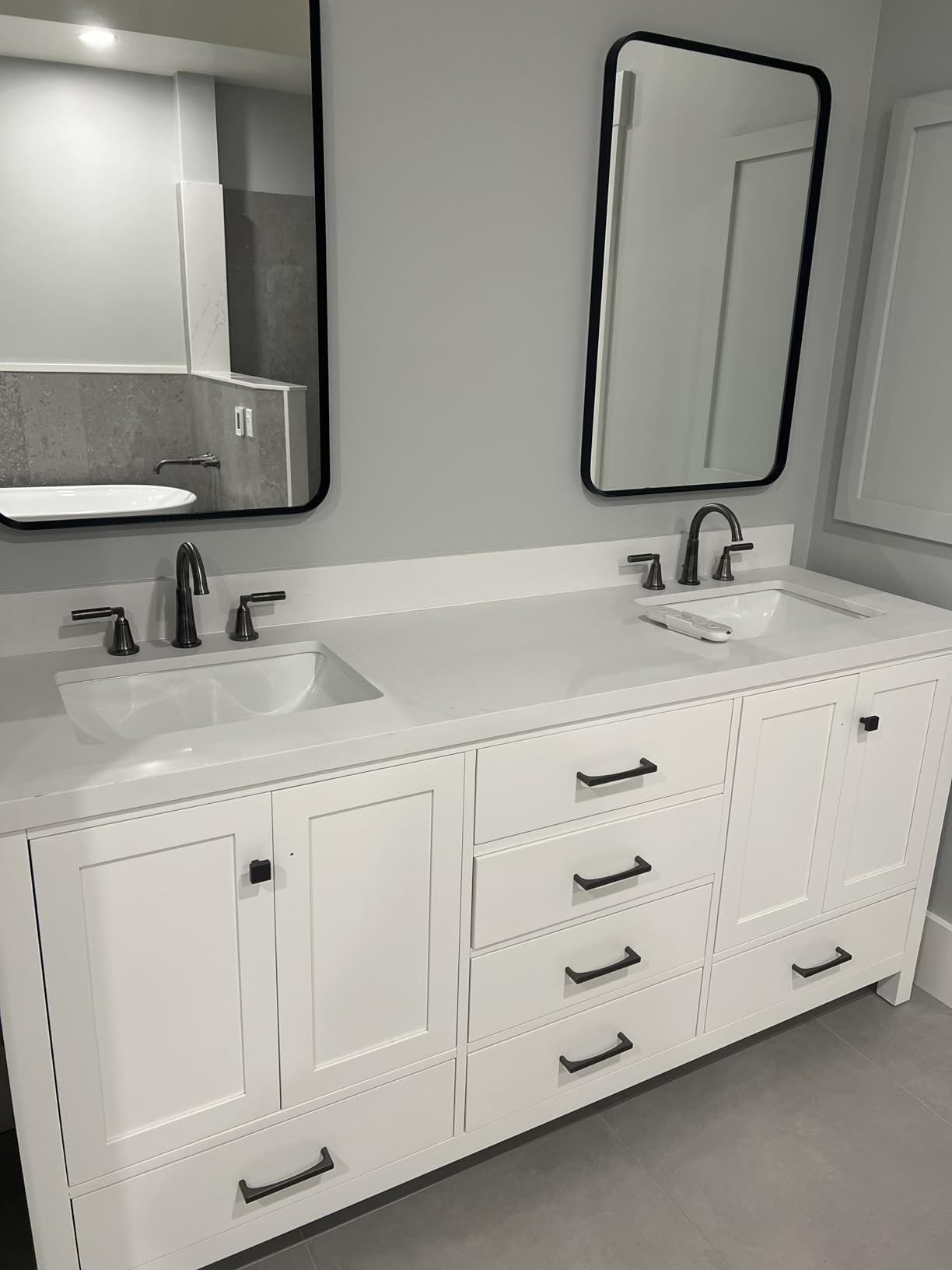 ARIEL Cambridge 72-inch Bathroom Vanity with Sink, Solid Wood, 1.5-inch Pure White Quartz Countertop & Backsplash, Double Rectangular Porcelain Sink, 4 Soft Closing Doors, 6 Dovetail Drawers, White customer photo 2