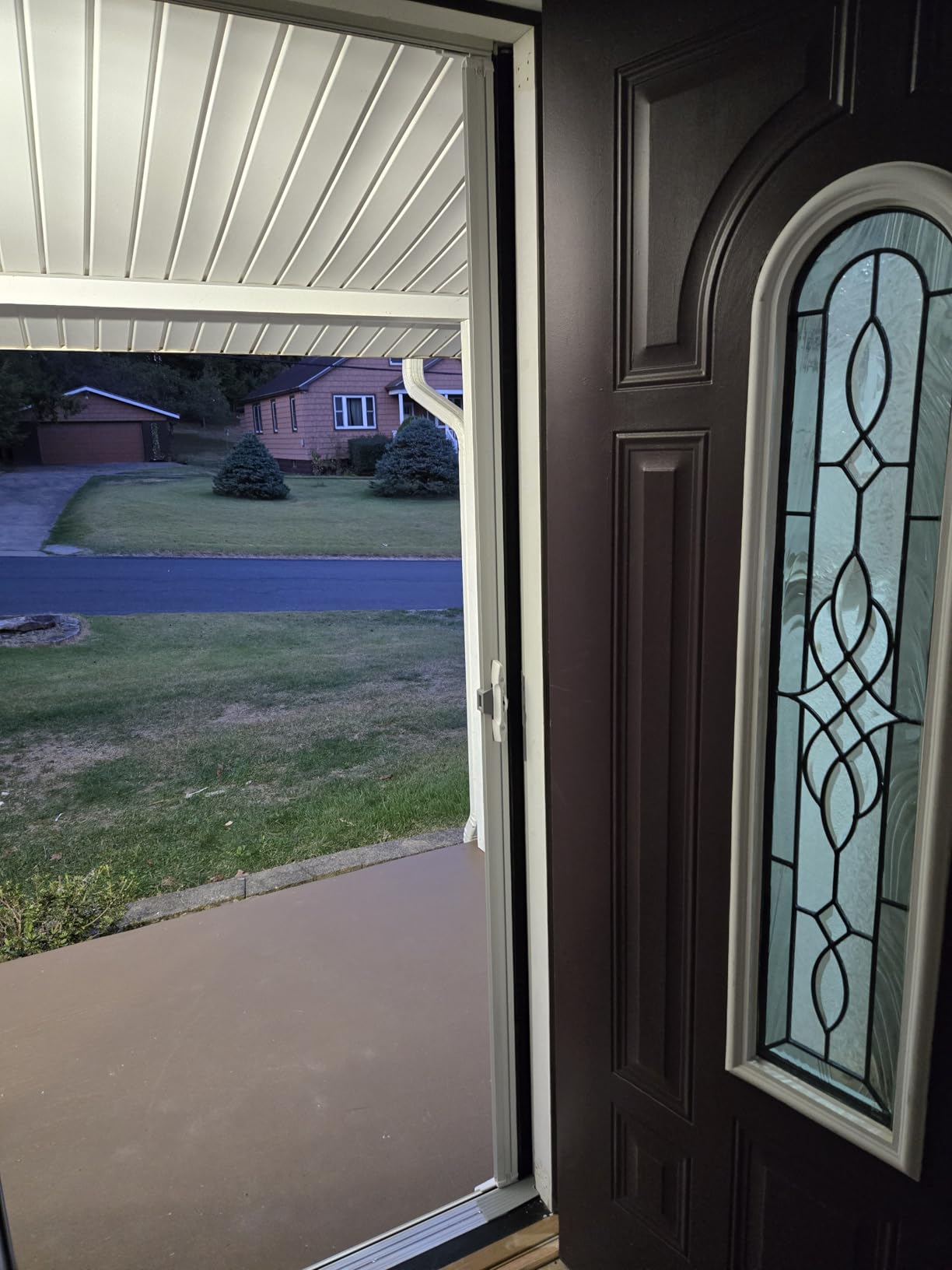 LARSON Brisa Single Sandstone Retractable Screen for Door with Thin Mesh Screen for High Visibility, Fits 80-in to 81-in Tall x 32-in to 36-in Wide Front Doors customer photo 2
