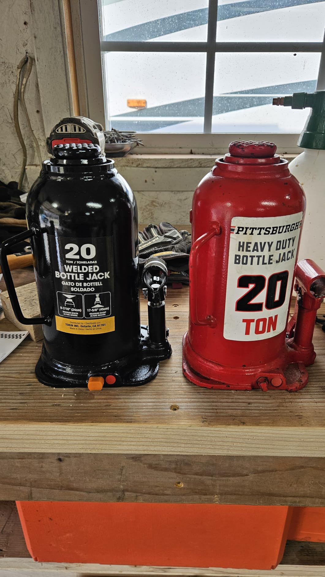Torin 20 Ton (40,000 LBs) Capacity Hydraulic Welded Heavy Duty Bottle Jack, AT92003BB, Black customer photo 2
