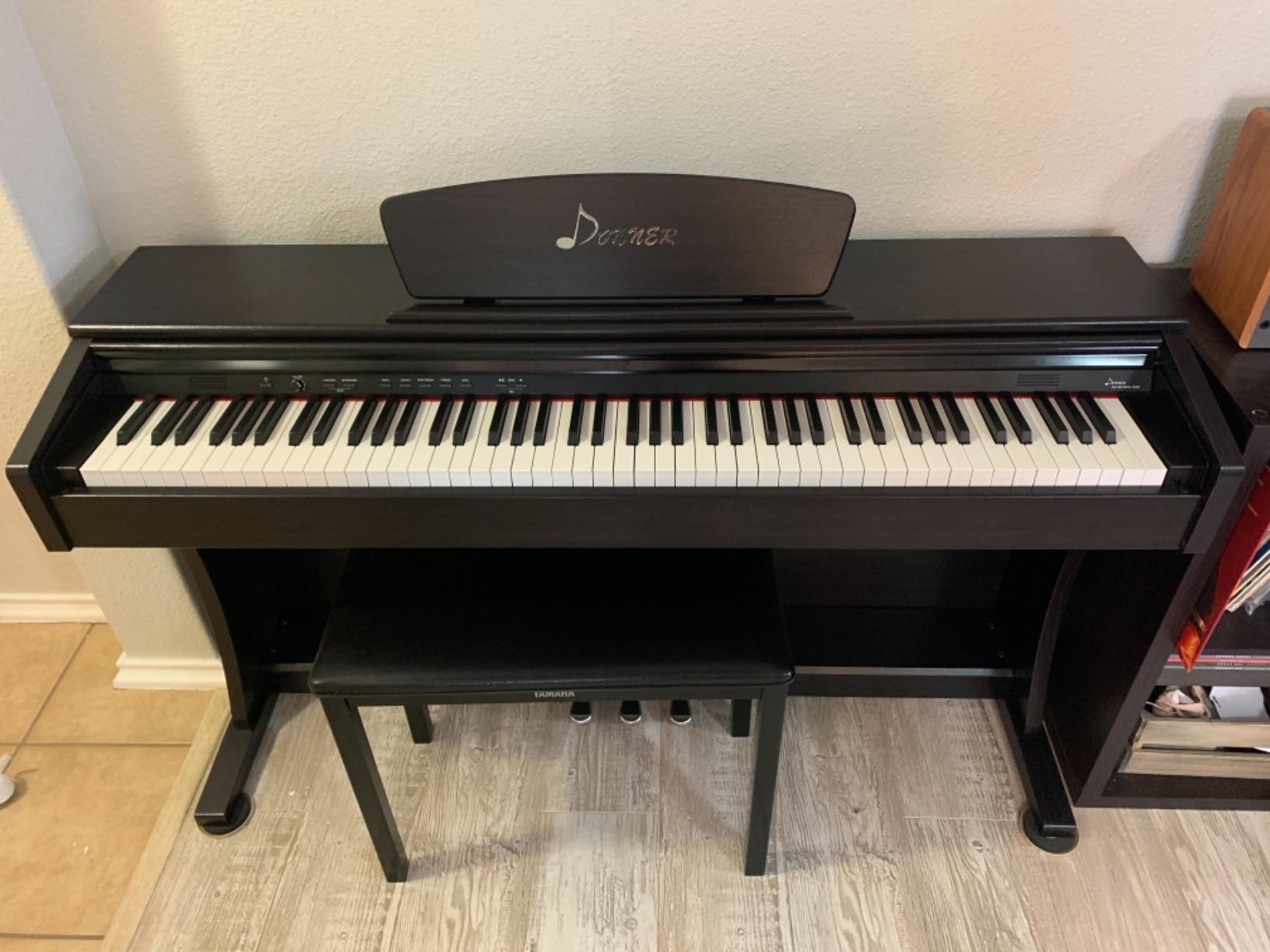 Donner DDP-300 Digital Piano with 88 Graded Hammer Action Weighted Keys, Record, Bluetooth, 10 Voices, 4 Reverb, Speakers, Professional Full Size Key Keyboard Electric Dark Rose customer photo 1