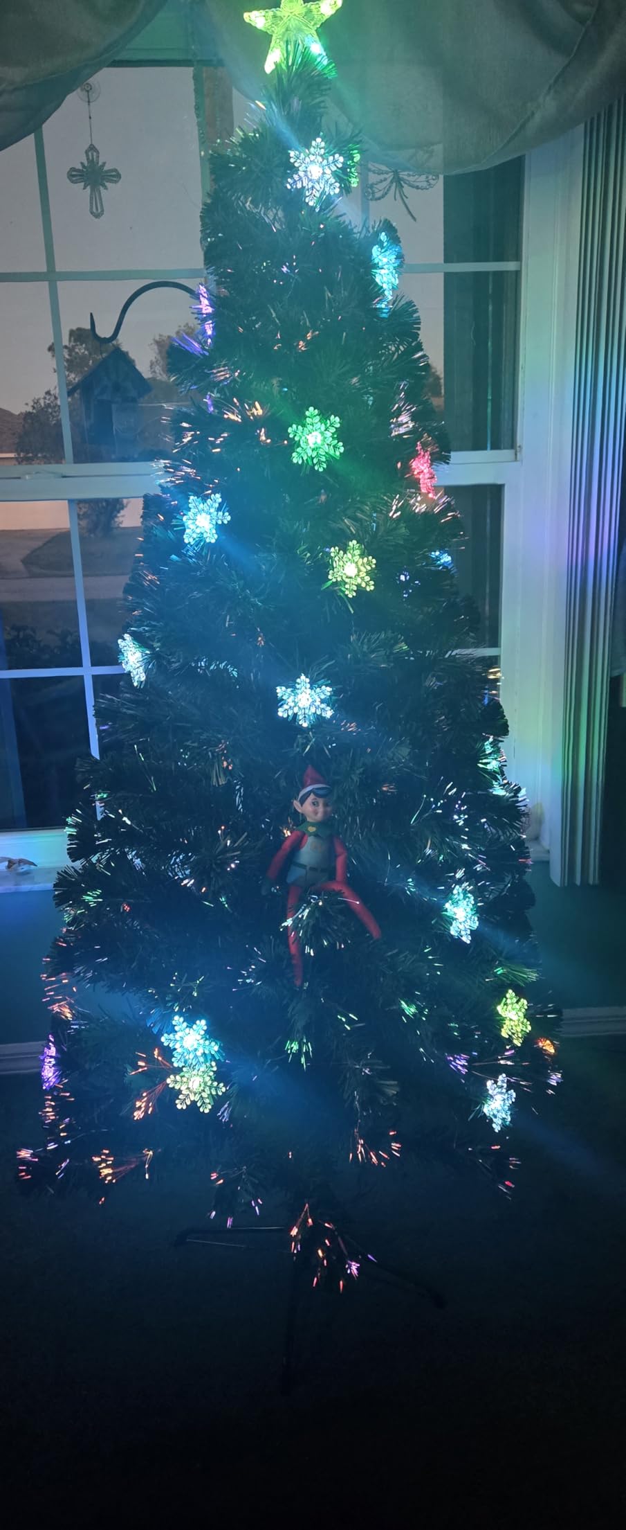 Juegoal 6 ft Pre-Lit Optical Fiber Christmas Artificial Tree, RGB Color Changing LED Lights, Snowflakes & Top Star, Fake Xmas Tree with Metal Legs customer photo 2