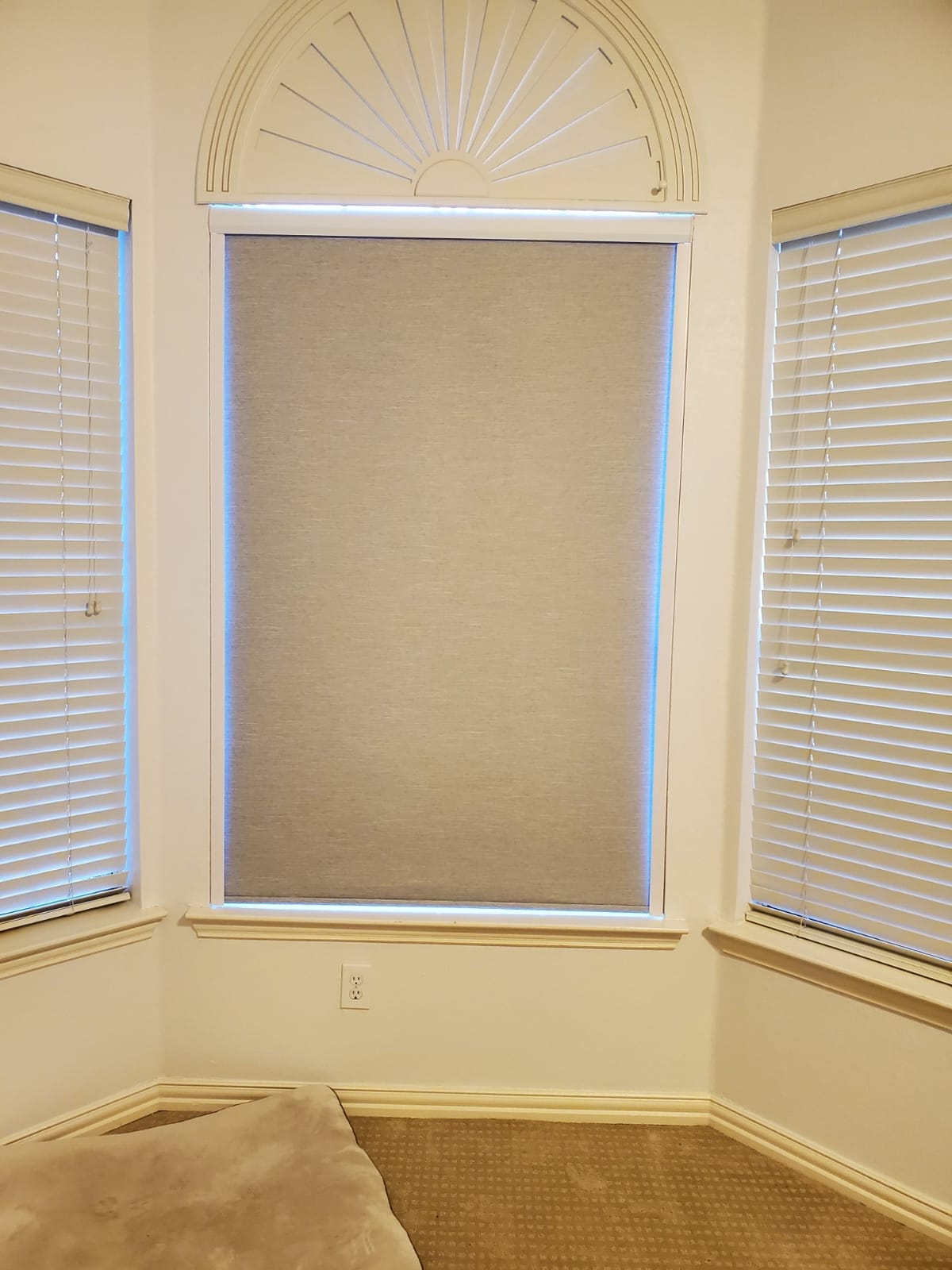Yoolax Motorized Blinds with Remote, Smart Blinds for Windows, Custom Size | Automatic Blinds with Voice Control, Works with Alexa, Google Assistant, Apple Home, 100% Blackout, Bedroom Home Office customer photo 1