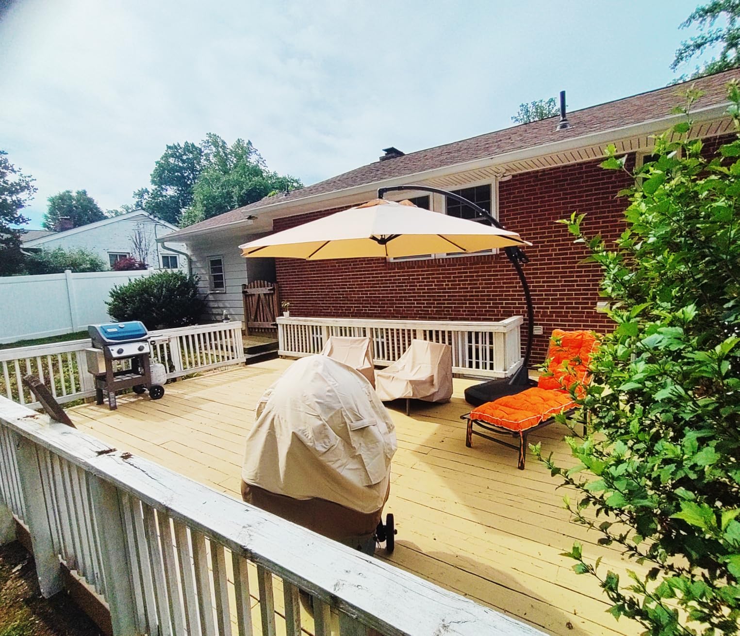 Grand patio 11FT Cantilever Round Umbrella with Base, Champagne | 11FT Large Outdoor Hanging Offset Umbrella, Aluminum Pole, Tilt Adjustment, Ideal for Patio, Garden, Backyard & Pool customer photo 1