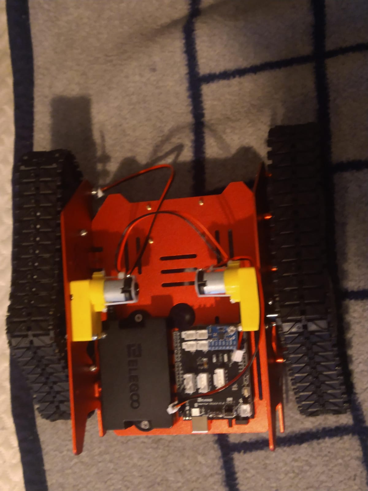 ELEGOO Conqueror Robot Tank Kit with UNO R3, Compatible with Arduino, WiFi FPV Camera, Obstacle Avoidance, Line Tracking Mode, STEM Toys & Projects for Kids, Remote Control, Auto-follow customer photo 2