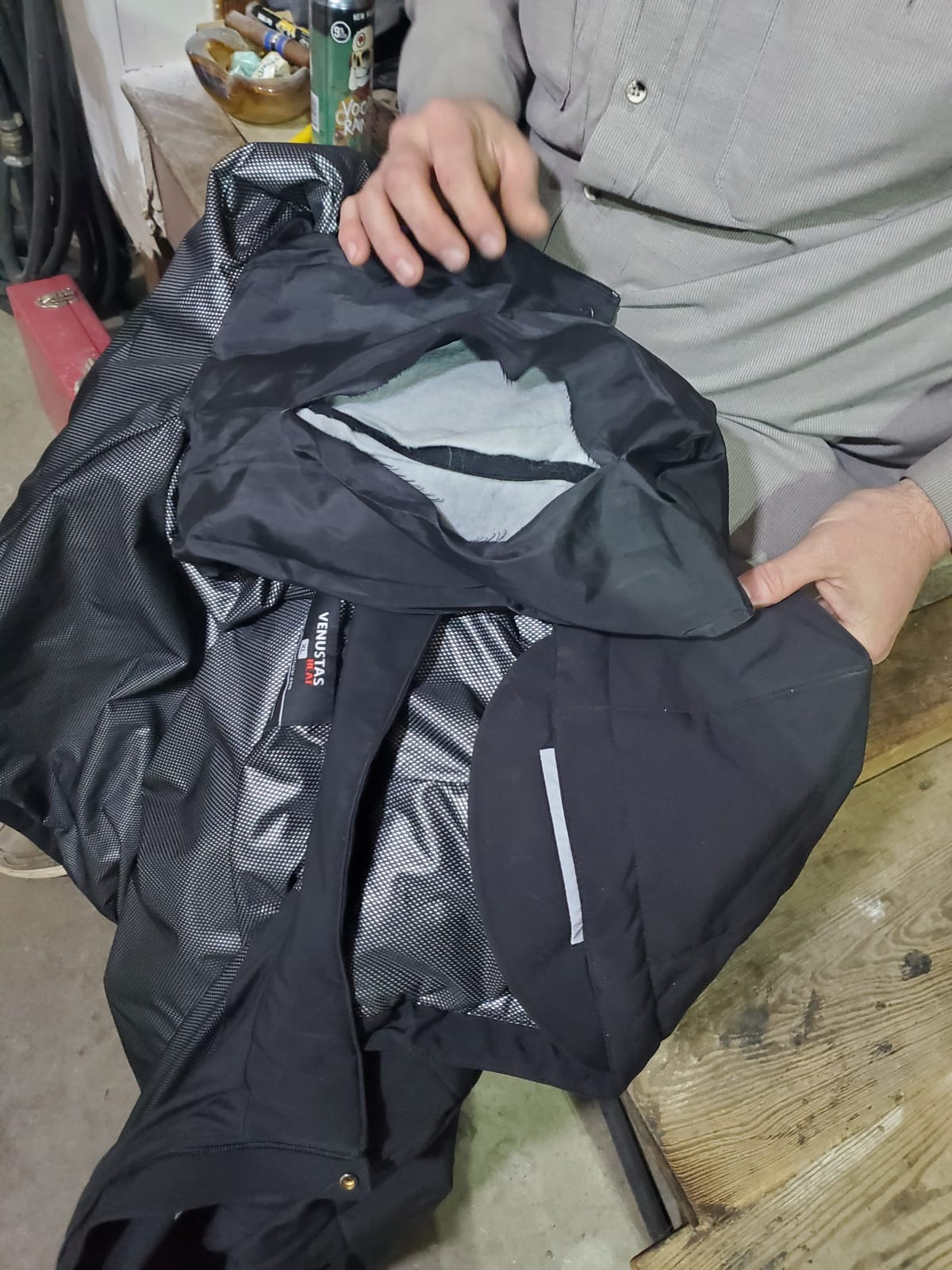 Venustas Men's Waterproof Heated Jacket with Battery & Detachable Hood | Up to 10-hour warmth, 5 heating zones, 20K waterproof shell, Lightweight warmth with FELLEX, Silver mylar lining customer photo 1