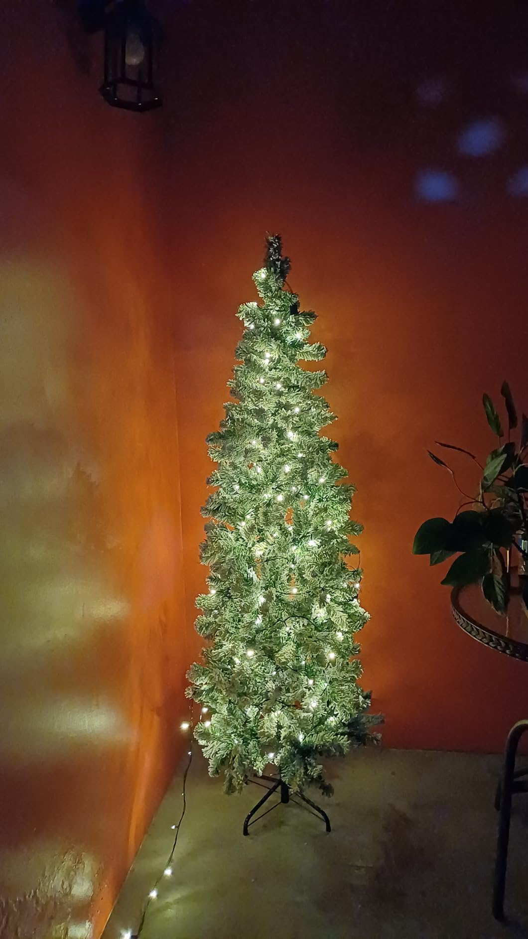 Goplus 6ft Snow Flocked Pencil Christmas Tree with 500 Branch Tips, White | Unlit Artificial Skinny Xmas Tree with Folding Metal Stand, Hinged Slim Snowy Tree for Home Office Decoration customer photo 2