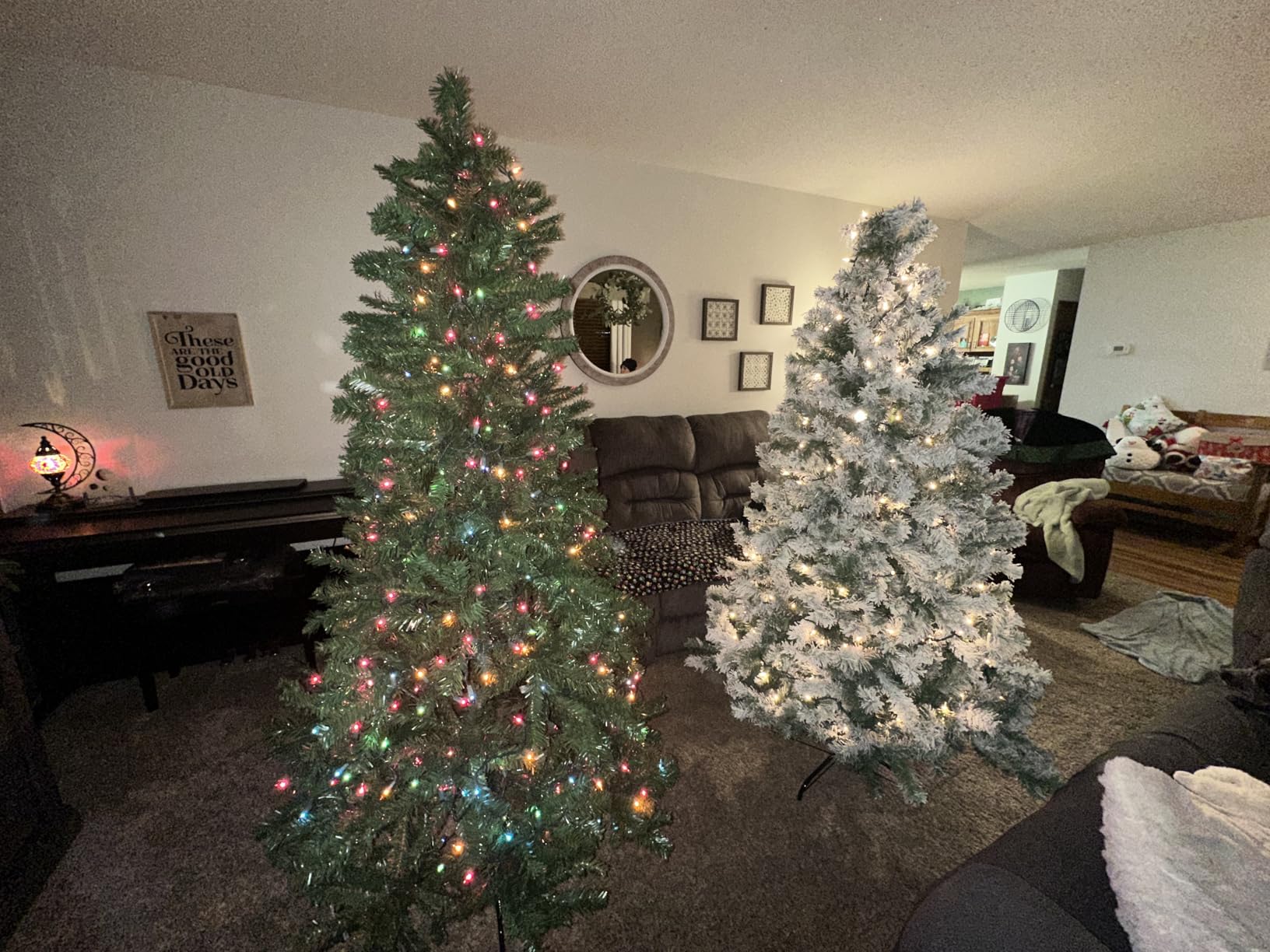 Yaheetech 7.5ft Artificial Christmas Spruce Tree, Realistic Premium Unlit | Christmas Tree w/ 1346 Hinged Branch Tips Holiday Xmas Decor W/Metal Hinges & Foldable Base for Home Party Office Decoration customer photo 2