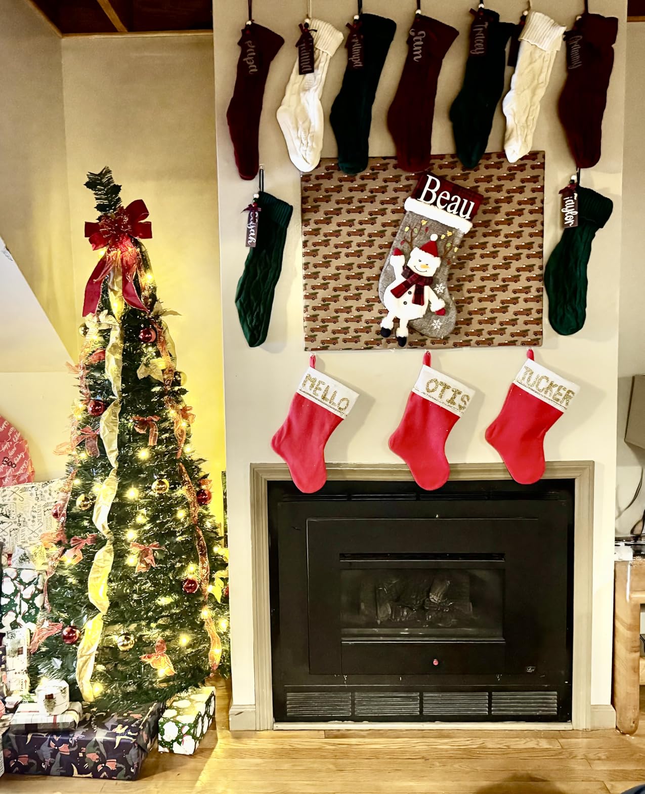 6Ft Pre-lit Christmas Tree - Fully Decorated Pull-Up Christmas Tree with Remote, 200 LED Lights, Ornaments, Red&Gold Ribbon, Bows, Easy Assemble Collapsible Xmas Trees Holiday Party Decor customer photo 1