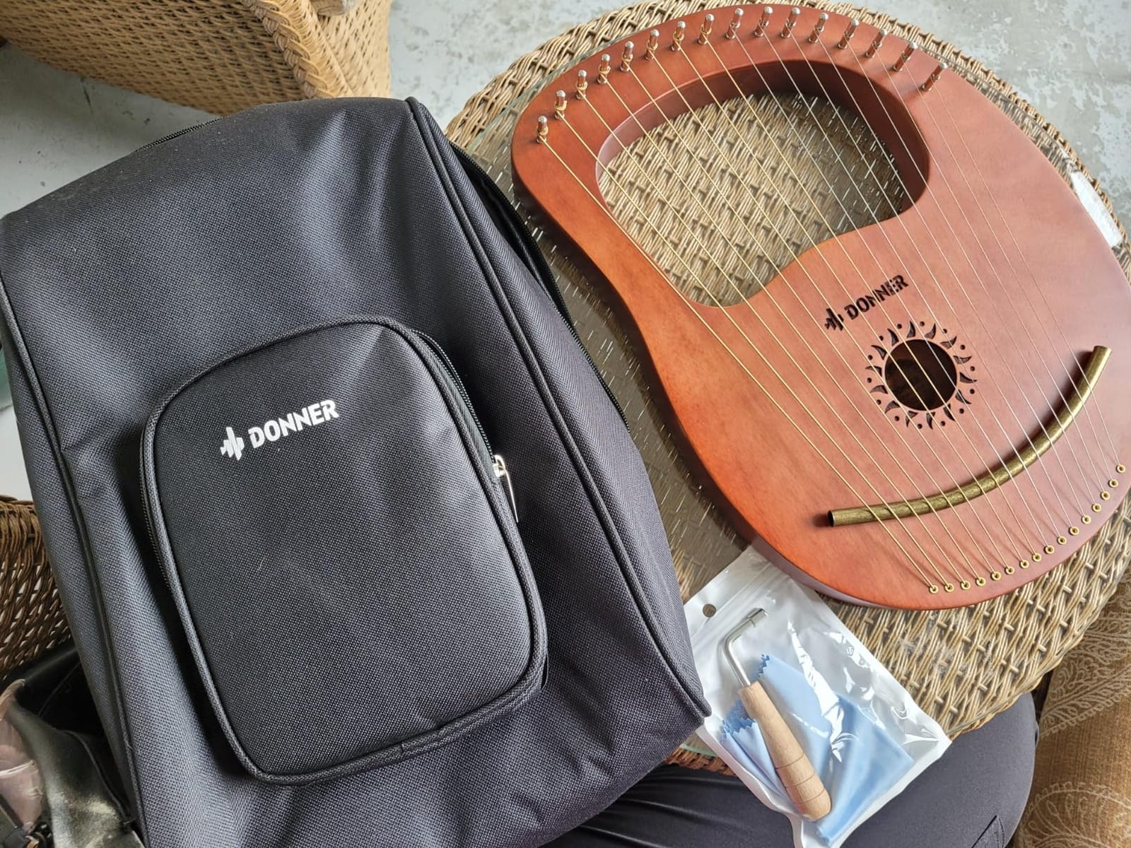 Donner 16-String Mahogany Lyre Harp Beginners Kit, Classic Greece, DLH-003 customer photo 2