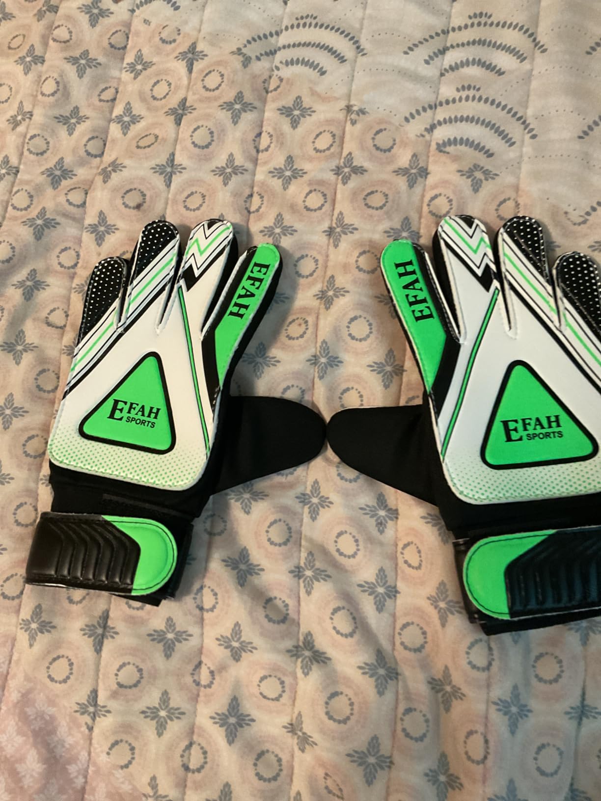 Soccer Goalie Goalkeeper Gloves for Kids Boys Youth with Grips customer photo 1