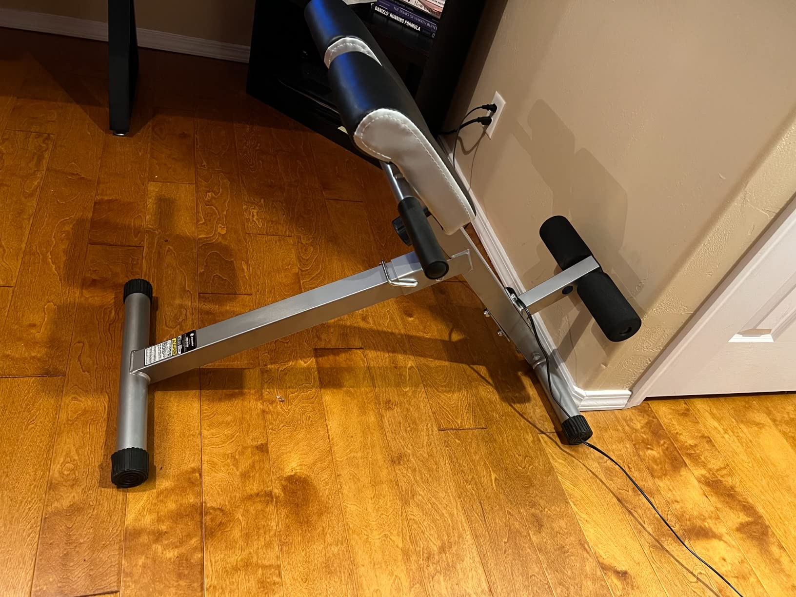 Stamina Hyperextension Bench 2014 - Adjustable and Foldable Exercise Bench Roman Chair with Smart Workout App - Up to 250 lbs Weight Capacity customer photo 1
