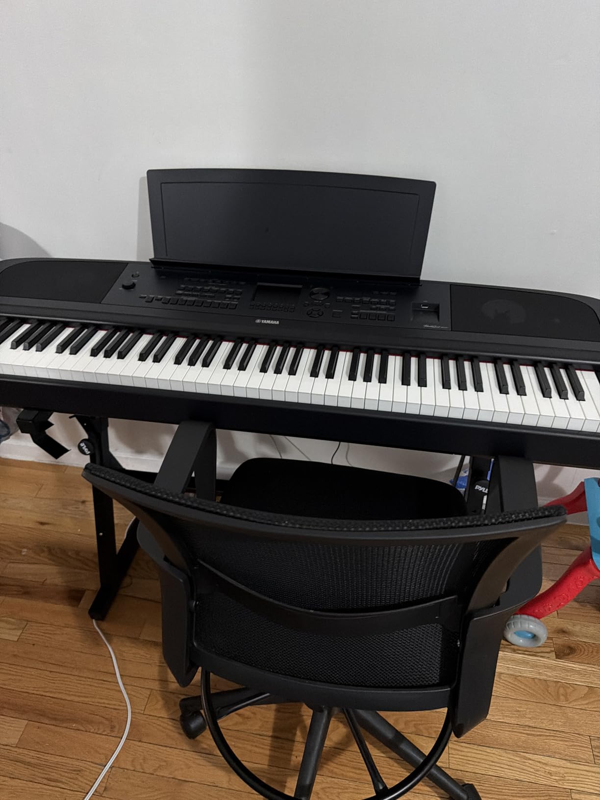 Yamaha DGX-670B 88-Key Weighted Digital Piano, Black | Sustain Foot Switch Included, Music Rest Included, Furniture Stand Sold Separately customer photo 2