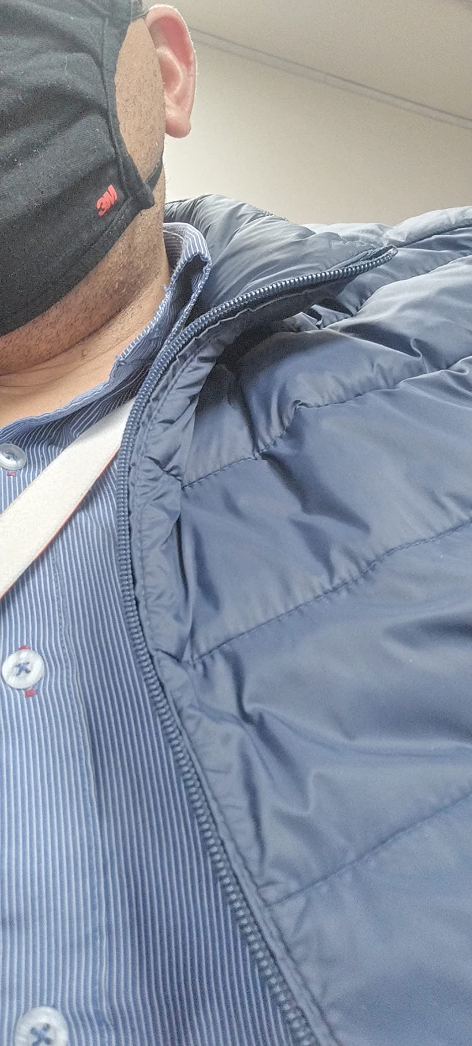 Amazon Essentials Men's Packable Lightweight Water-Resistant Puffer Jacket (Available in Big & Tall) customer photo 1