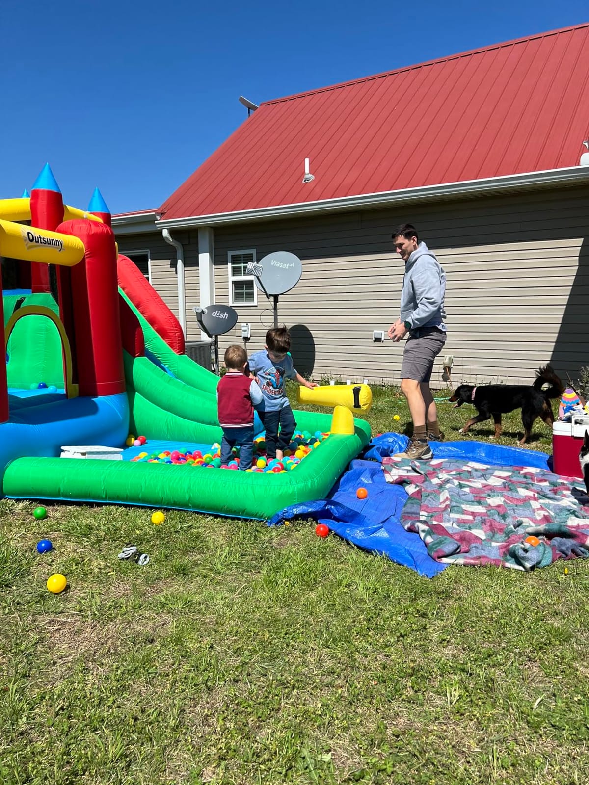 Outsunny 6-in-1 Kids Bounce House Inflatable Water Slide with Pool, Water Cannon, Climbing Wall, Inflator Included, Jumping Castle Kids Backyard Activity Outdoor Water Play Toy customer photo 2