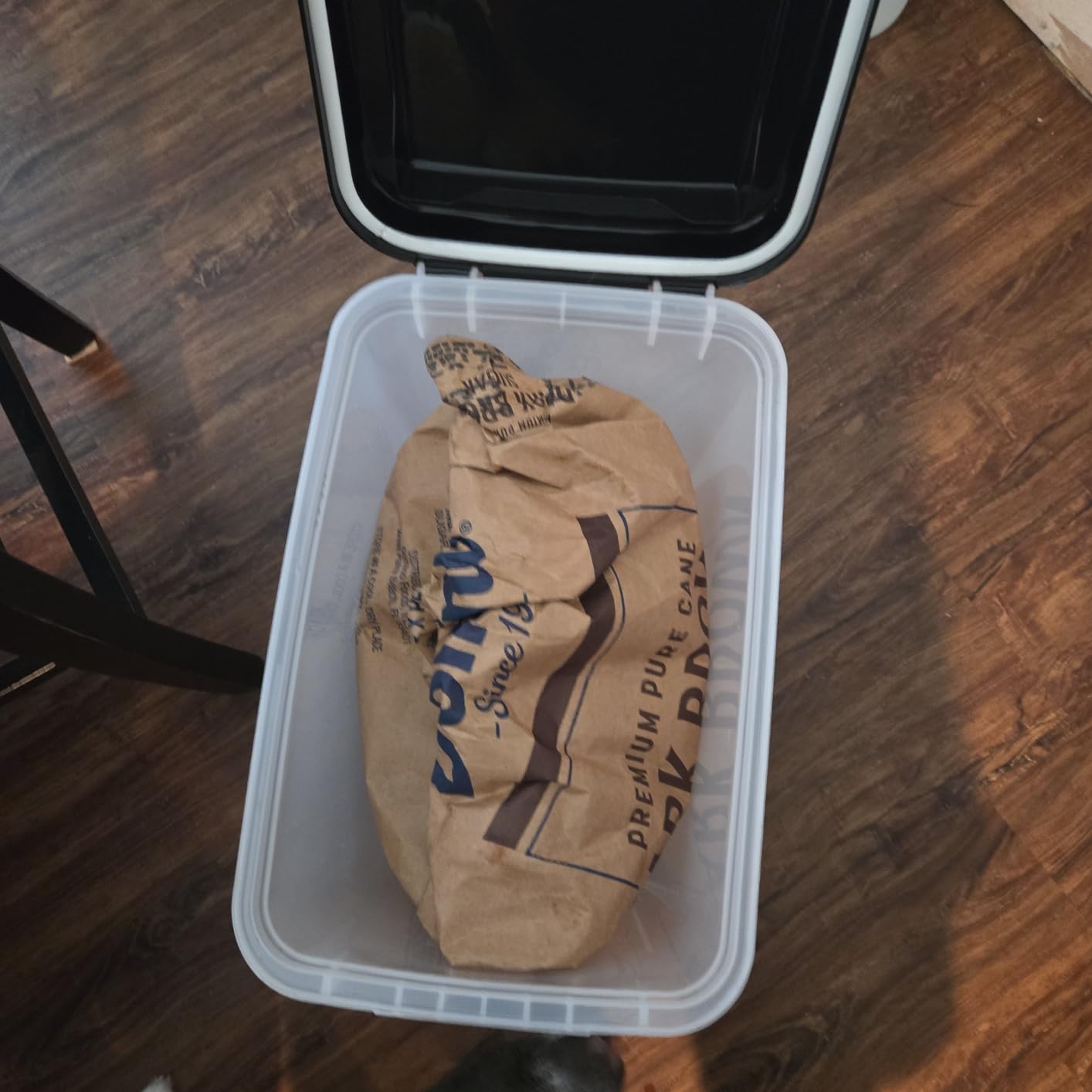 IRIS USA Dog Food Storage Container, Up to 54 lbs, Black, Made in USA | Wheels for Mobility, Airtight Seal, BPA-Free, Best for Bird Seed, Cat food, Cat Litter, Chicken Feed, Pellets, Flour, Rice customer photo 1
