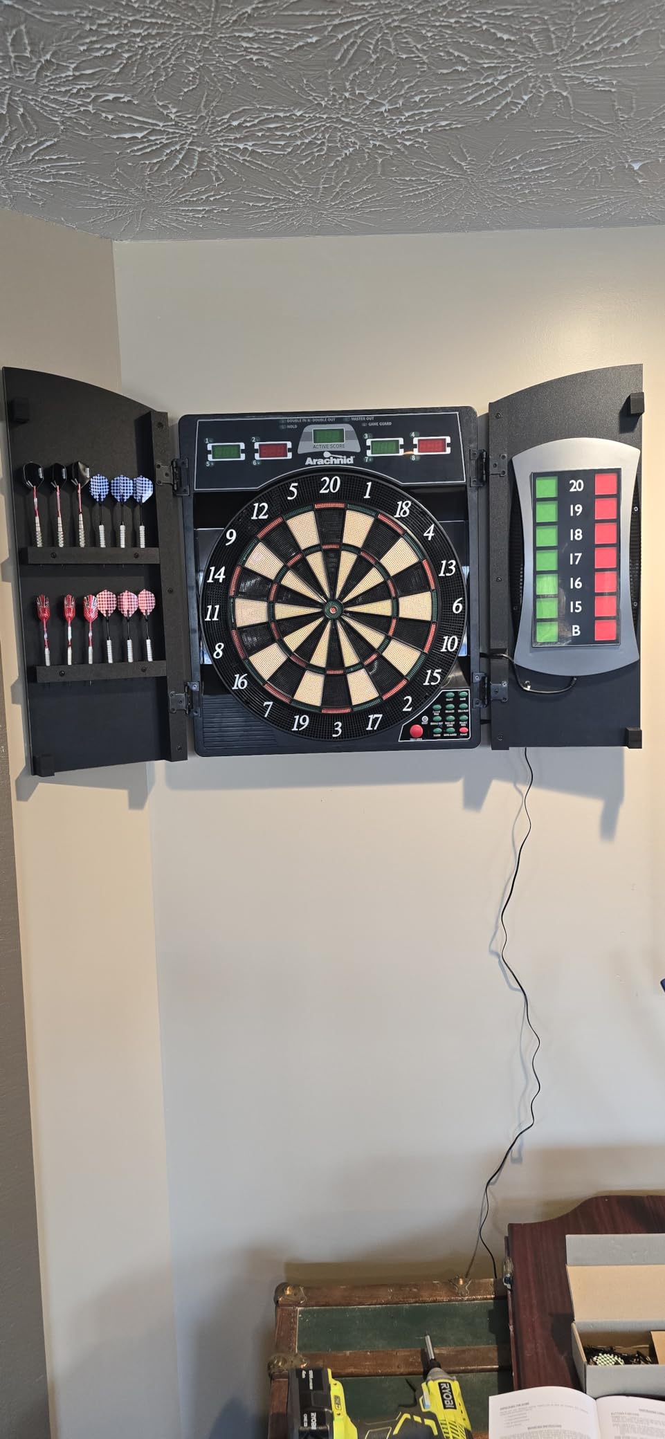 Arachnid Cricket Maxx 4.0 Electronic Dartboard Set, Black customer photo 1