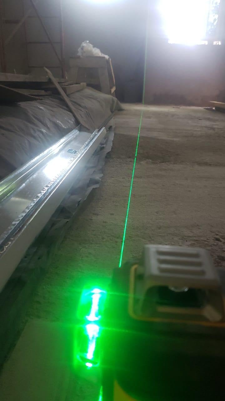 DEWALT 20V/12V MAX Laser Level Kit, 3 x 360, Green (DCLE34030G), Color Yellow customer photo 1
