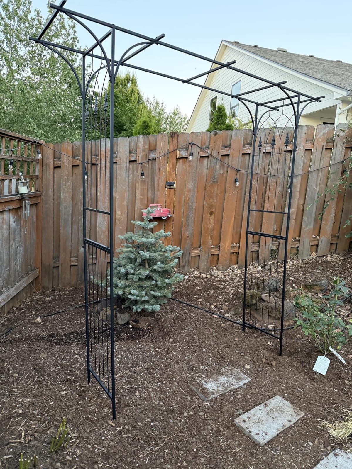 VINGLI Garden Arbor, Arch Archway for Wedding Ceremony Party, Steel Garden Trellis for Plant Climbing, Christmas Decorations Pergola for Backyard, Lawn (Black) customer photo 1