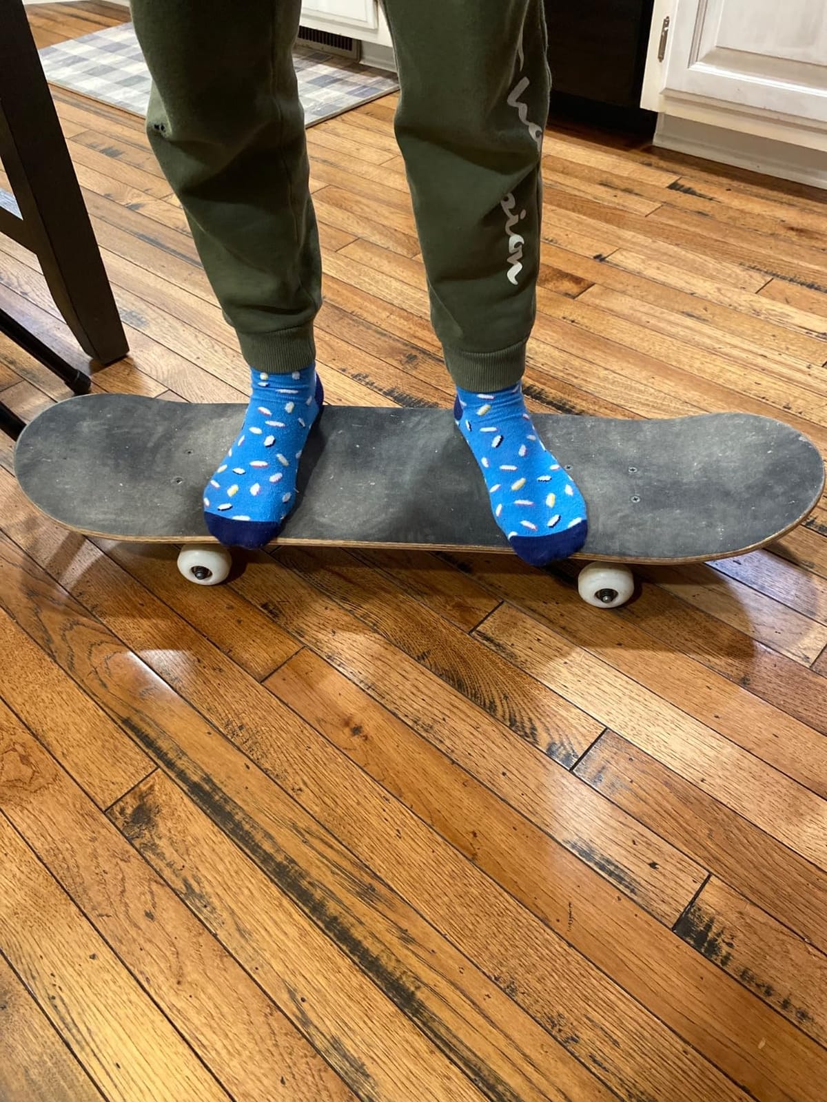 Skateboard,31 x 8 Inch Complete Skateboard, 8-Layer Maple Wood Deck Double Kick Standard Skateboards for Kids, Teens, Adult, Beginner customer photo 2