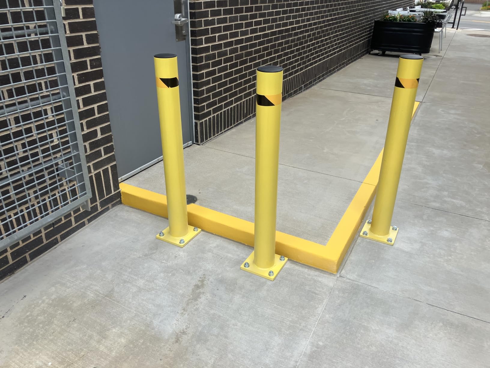 Crowd Control Warehouse Trafford 42-Inch Steel Bollard, Yellow | Concrete-fillable Heavy-duty Safety Post, Powder-coated 12-gauge Body, 4.5-inch Diameter, For Driveway, Parking and Traffic customer photo 1