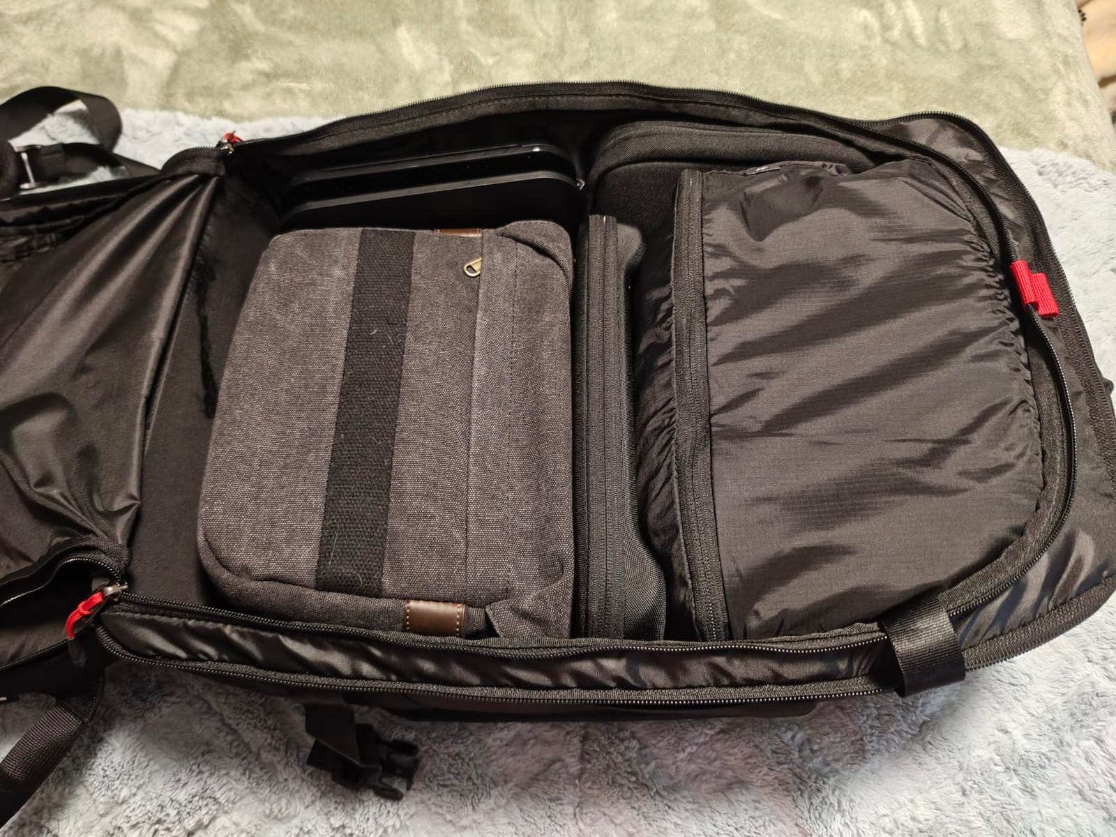tomtoc Travel Backpack 40L, TSA Carry On Bag Flight Approved, PFAS Free | Carry on Luggage Backpack for Men Women,Water-resistant Business Airplanes Rucksack for Travel Essential Fit 17.3 Inch Laptop customer photo 1