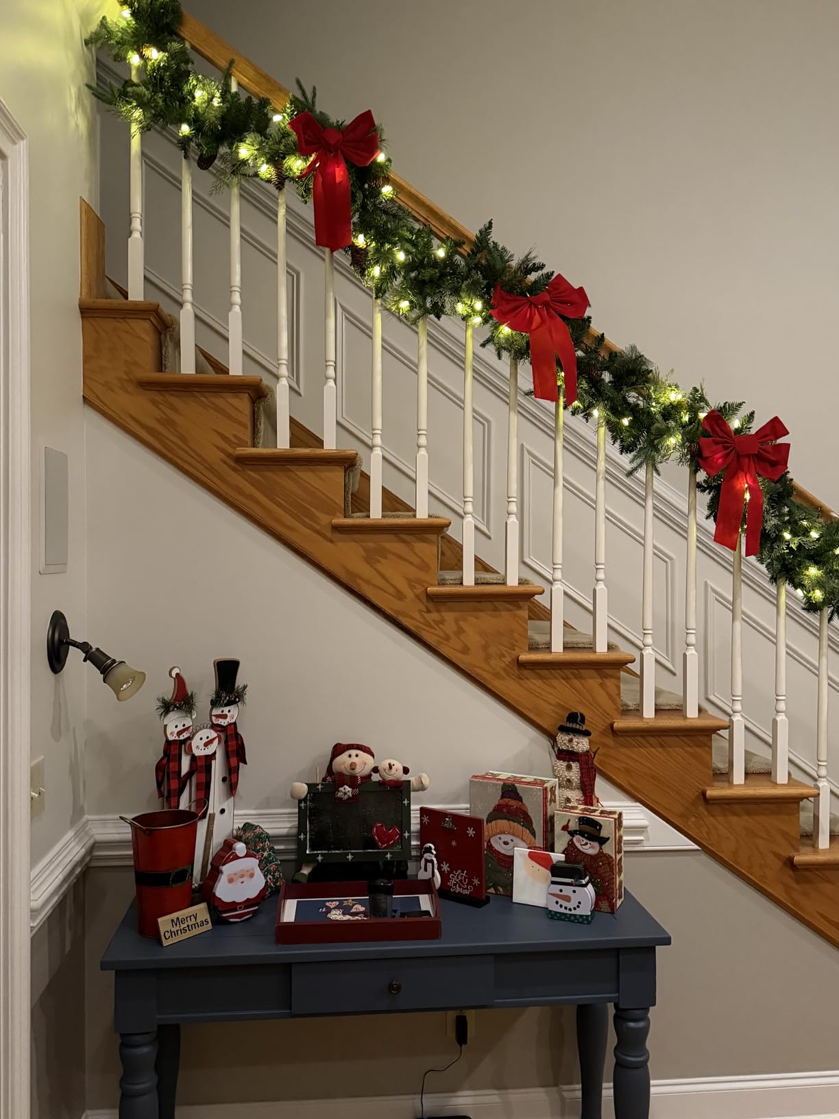 9Ft Pre-lit Christmas Garland with 50 LED Lights Battery Operated,Holiday Decoration Stairs Wall Mantle Door Indoor Outdoor customer photo 1