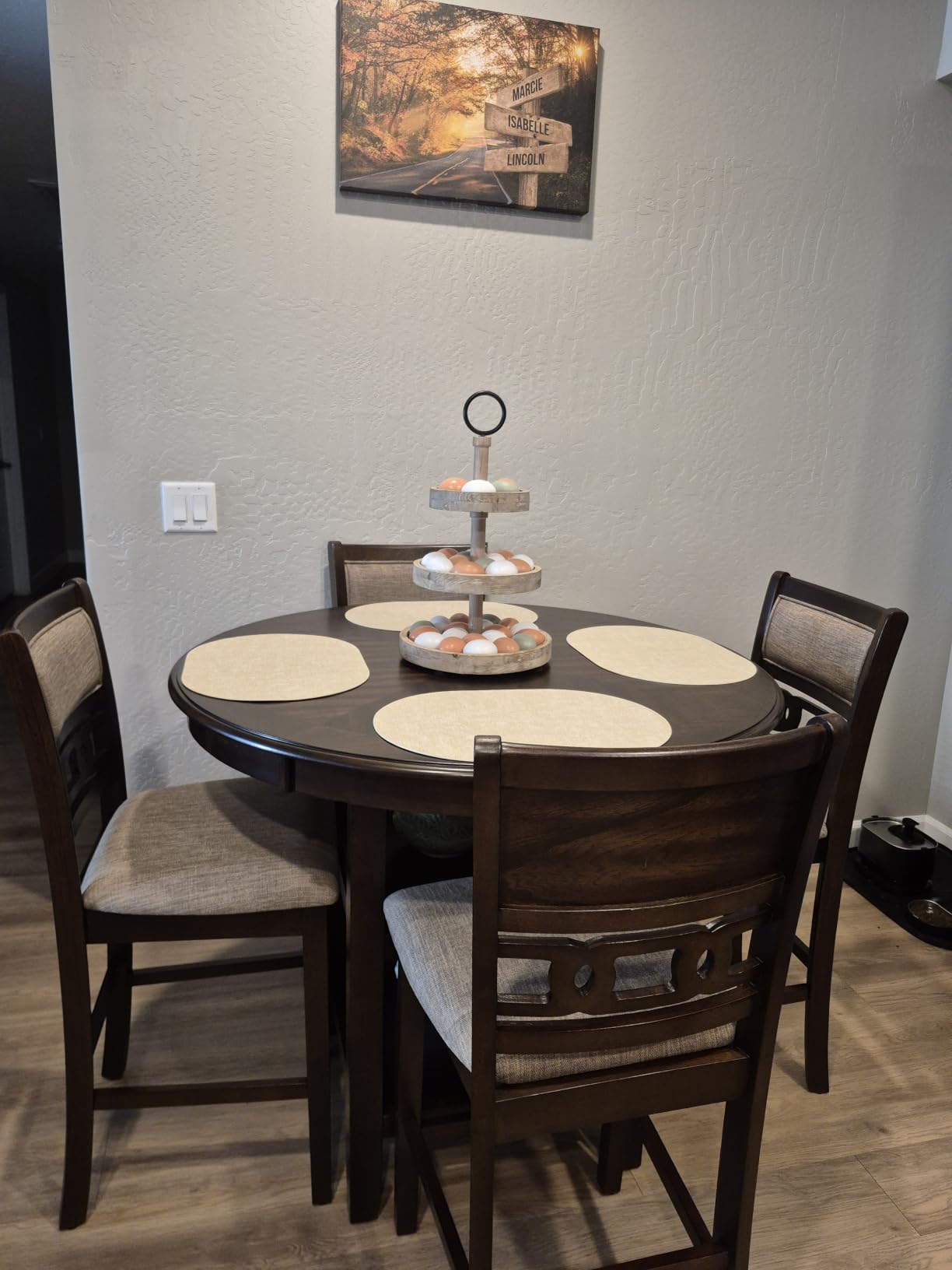 New Classic Furniture Gia 5-Piece Round Counter Height Set with 1 Dining Table and 4 Chairs, 42