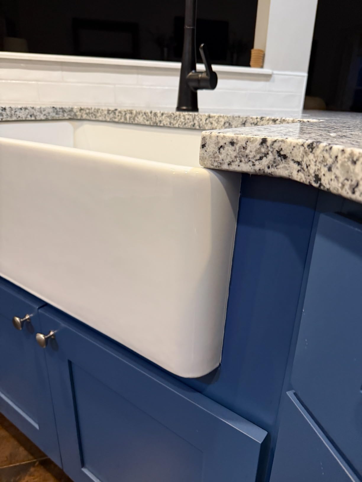 TUKTUK White Farmhouse Sink 33 inch Fireclay Apron Front Farm House Kitchen Sink Single Bowl Deep Drop In Undermount Reversible Heavy Duty Easy to Clean Porcelain Kitchen Basin Modern Luxury Accessory customer photo 1