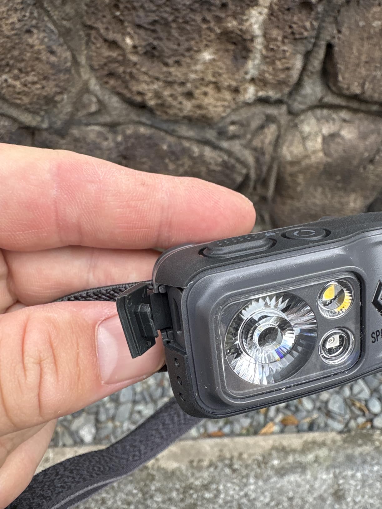 BLACK DIAMOND Spot 400-R Headlamp, Rechargeable, Dimmable, Bright, Graphite | 400 lumens, Red Night Vision, Brightness Memory, PowerTap, Battery Meter Tracks Runtime, Integrated Rechargeable Battery customer photo 2