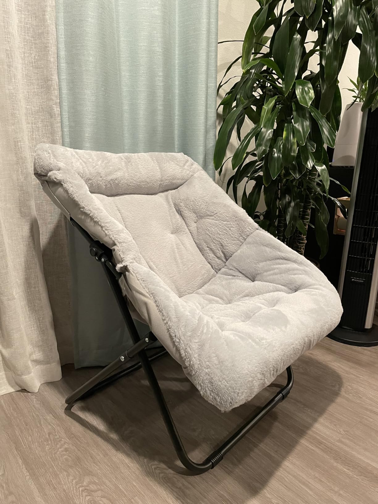 Comfy Folding Saucer Chair for Adults, Moon Chair, Grey | Soft Faux Fur Seat, Metal Frame Structure, Cozy Accent Seating for Reading and Relaxing in Bedrooms, Living Rooms and Dorms customer photo 1