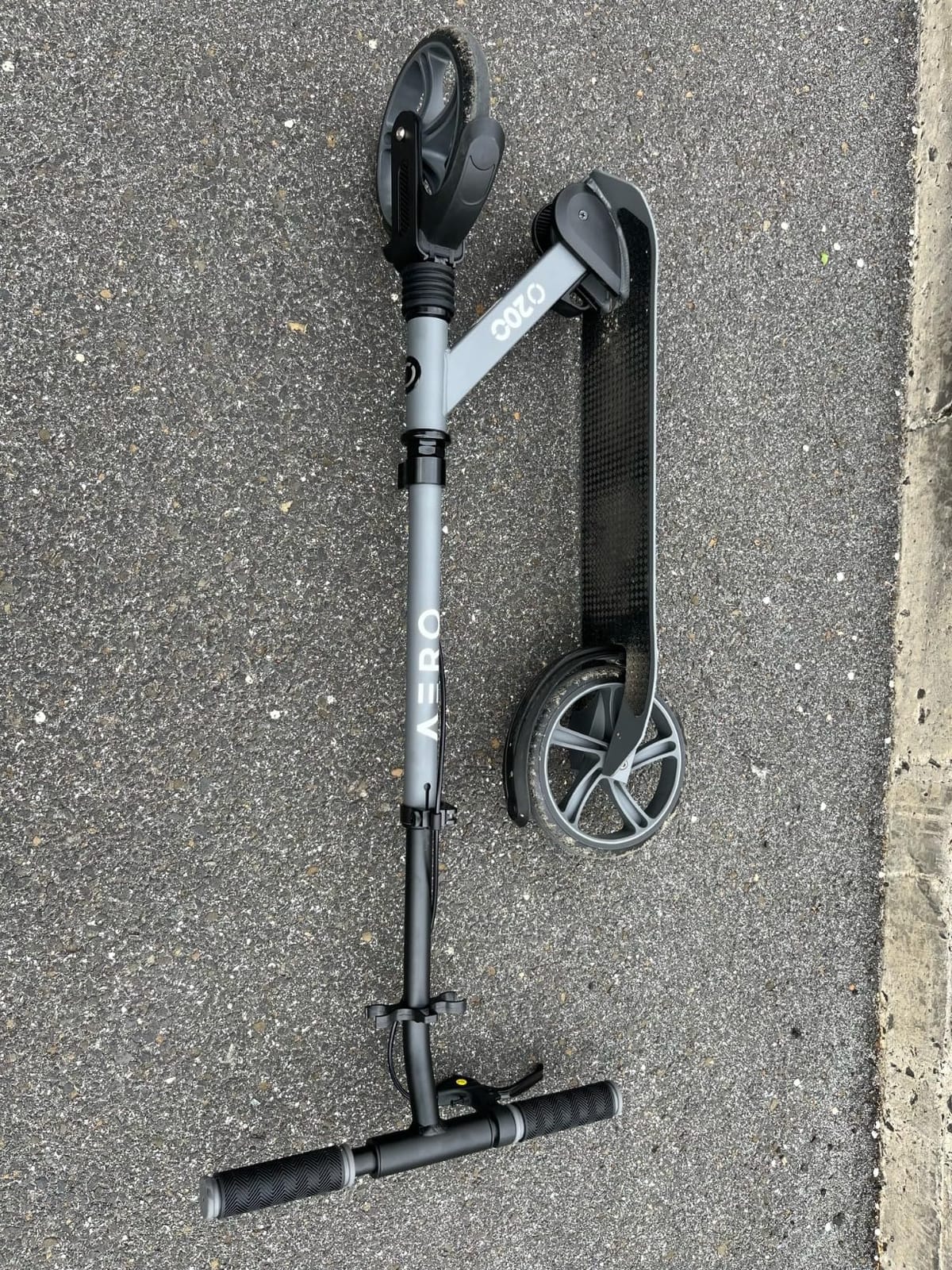 AERO MOBILITY Big Wheel Kick Scooter for Kids 6-12, Teens & Adults | Light Up Wheels | Hand Controlled Brake | Shock Absorption | Rubber Deck Mat | Foldable & Height Adjustable customer photo 1