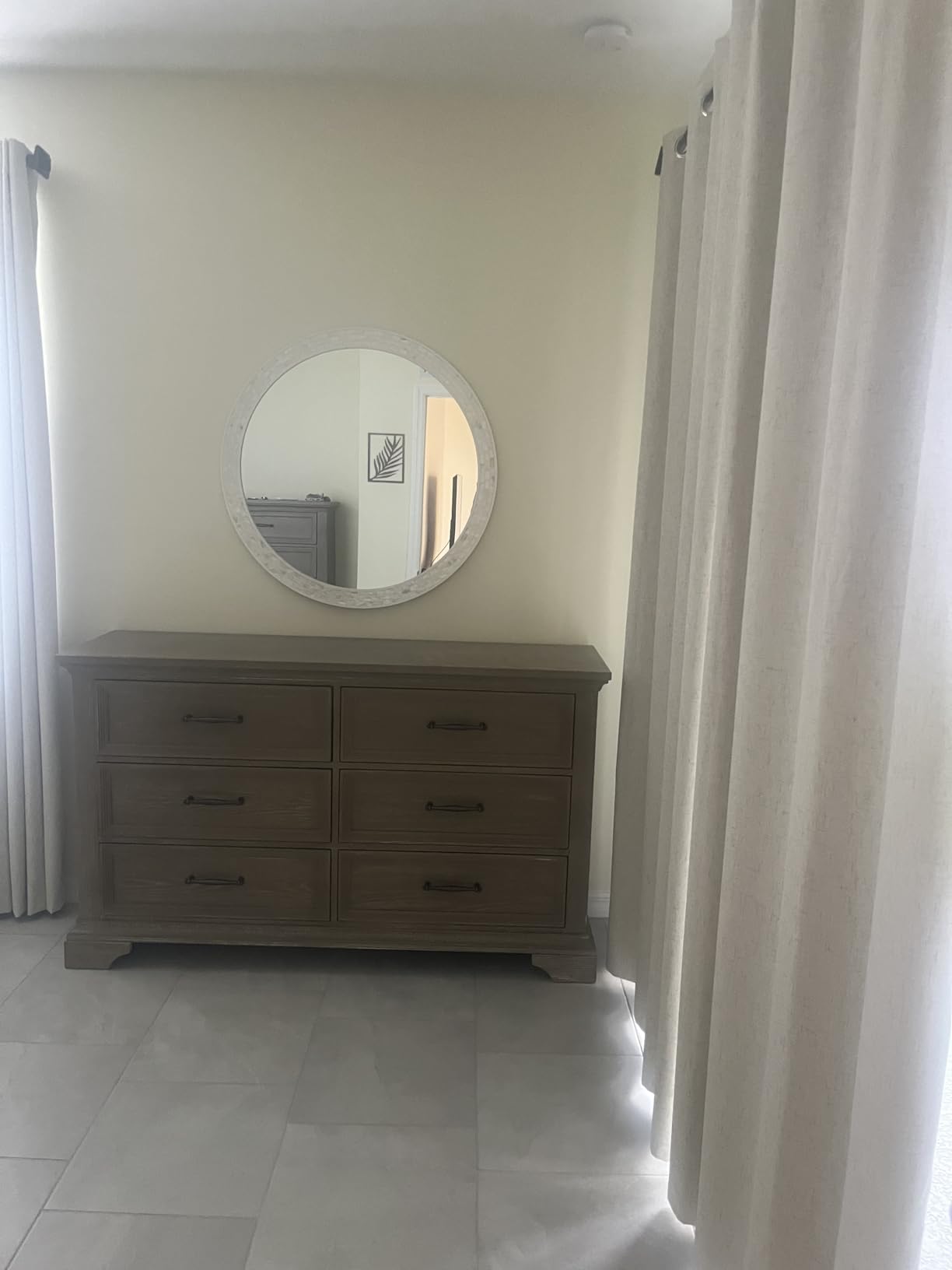 24 Inch Round Bathroom Mirror, Coastal Shell Framed Wall Decor | Handmade Mother of Pearl Frame,Tempered Glass, Beachy Circle Decor for Bathroom Bedroom Living Room or Entryway customer photo 1