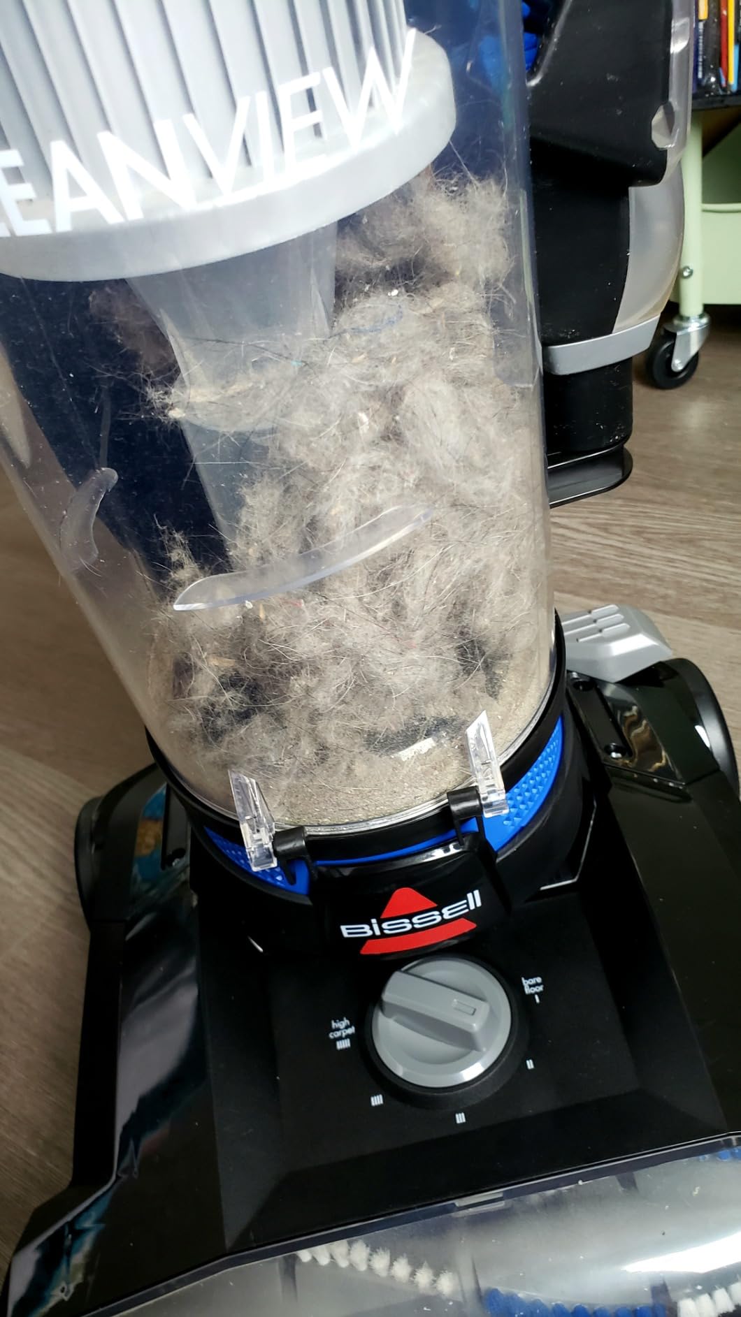 Bissell CleanView Upright Vacuum with Active Extension Wand, XL 2L Dirt Tank Capacity, Powerful Suction & OnePass Technology for Carpets & Hard Floors, 3536 customer photo 1