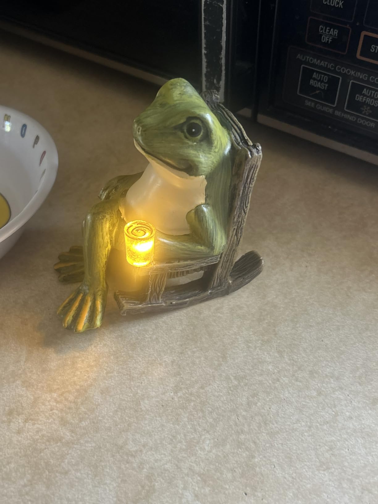 FOXMIS Miniature Frog Garden Statue Mom Dad Gifts Home Decorations Fairy Garden Accessories Outdoor Lights Solar Garden Frog Decor Art Housewarming Gift for Patio,Yard,Lawn Ornament,3.89