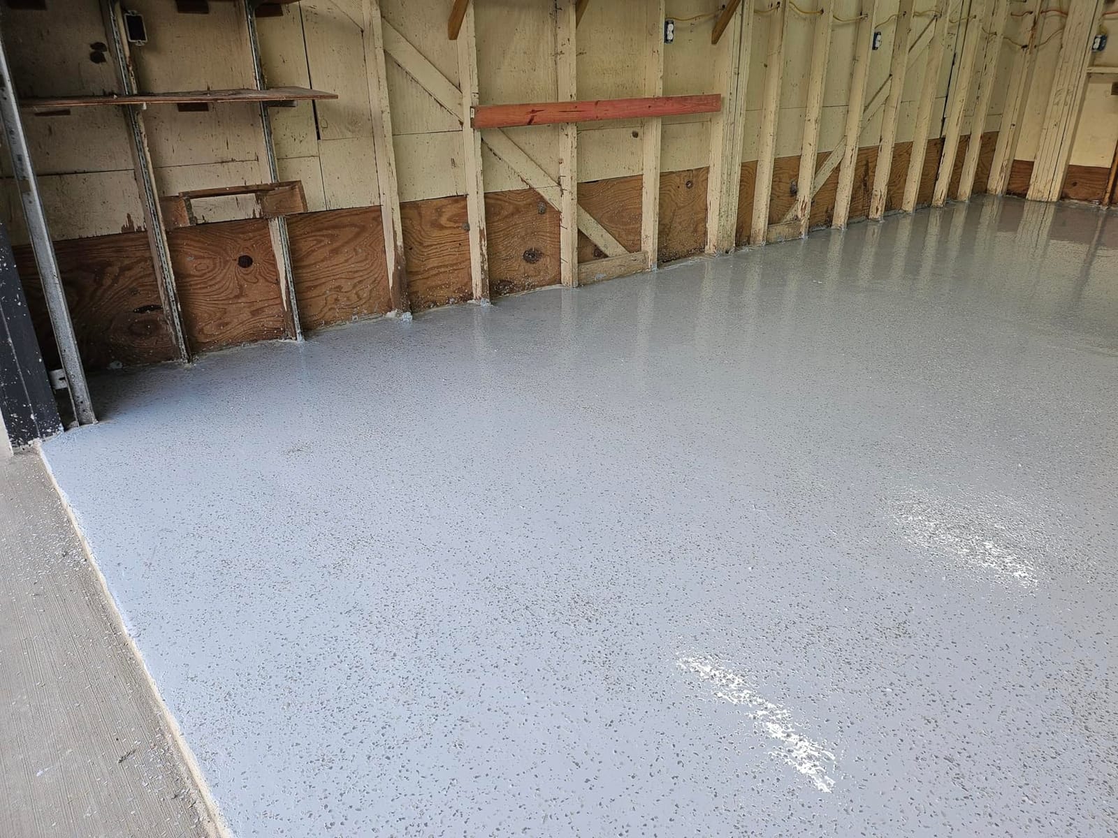 ArmorPoxy 100% Solids Garage Epoxy Floor Kit, Designer Gray, 300 Sq Ft 17pc, 2 Part Industrial-Grade Coating, UltraGlaze Topcoat, DIY Non-Slip Hot Tire Resistant Flake System customer photo 1