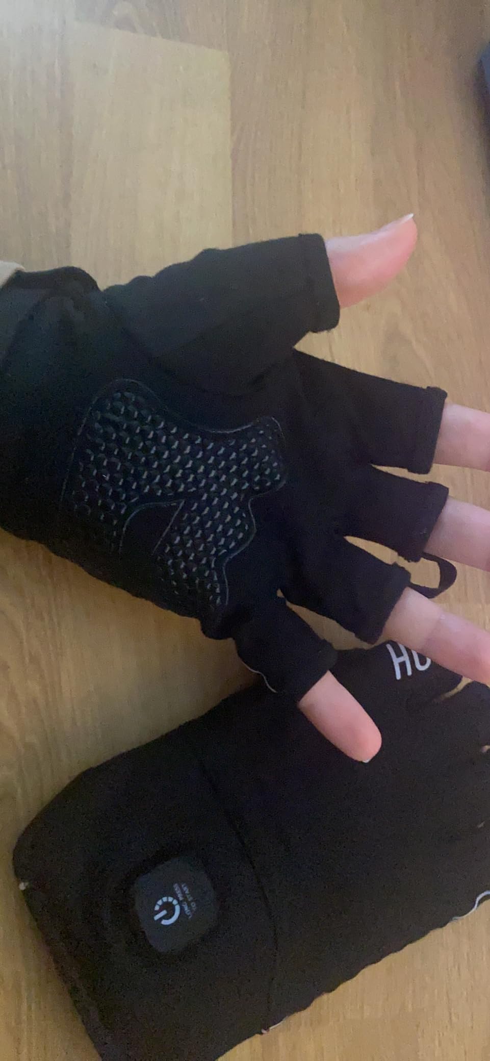 Heated Gloves Fingerless for Women Man with 3.7V 3000mAh Battery Cordless Work Touchscreen Gloves for Winter Cold Weather Rechargeable Electric customer photo 2